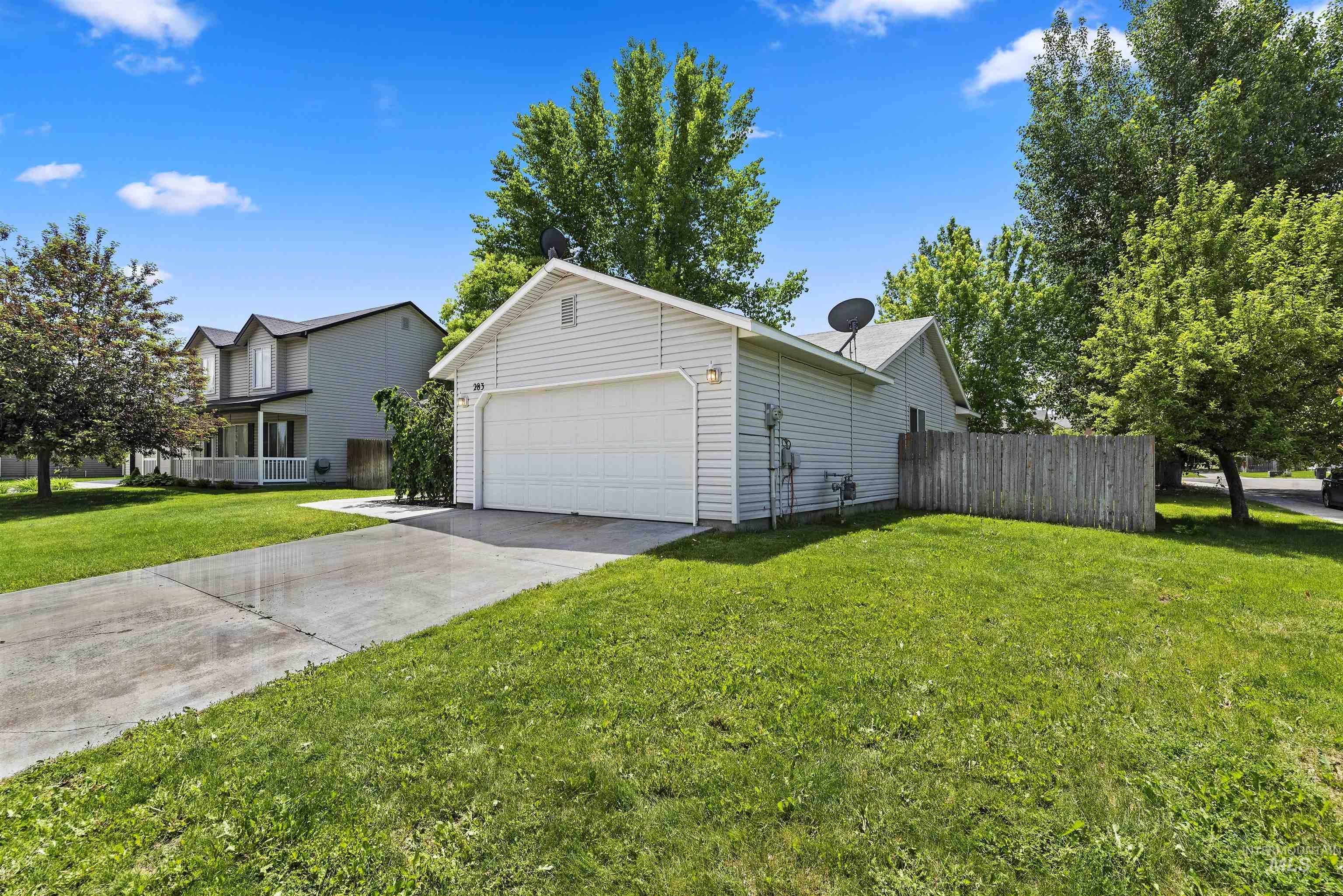 283 E. Bay Owl