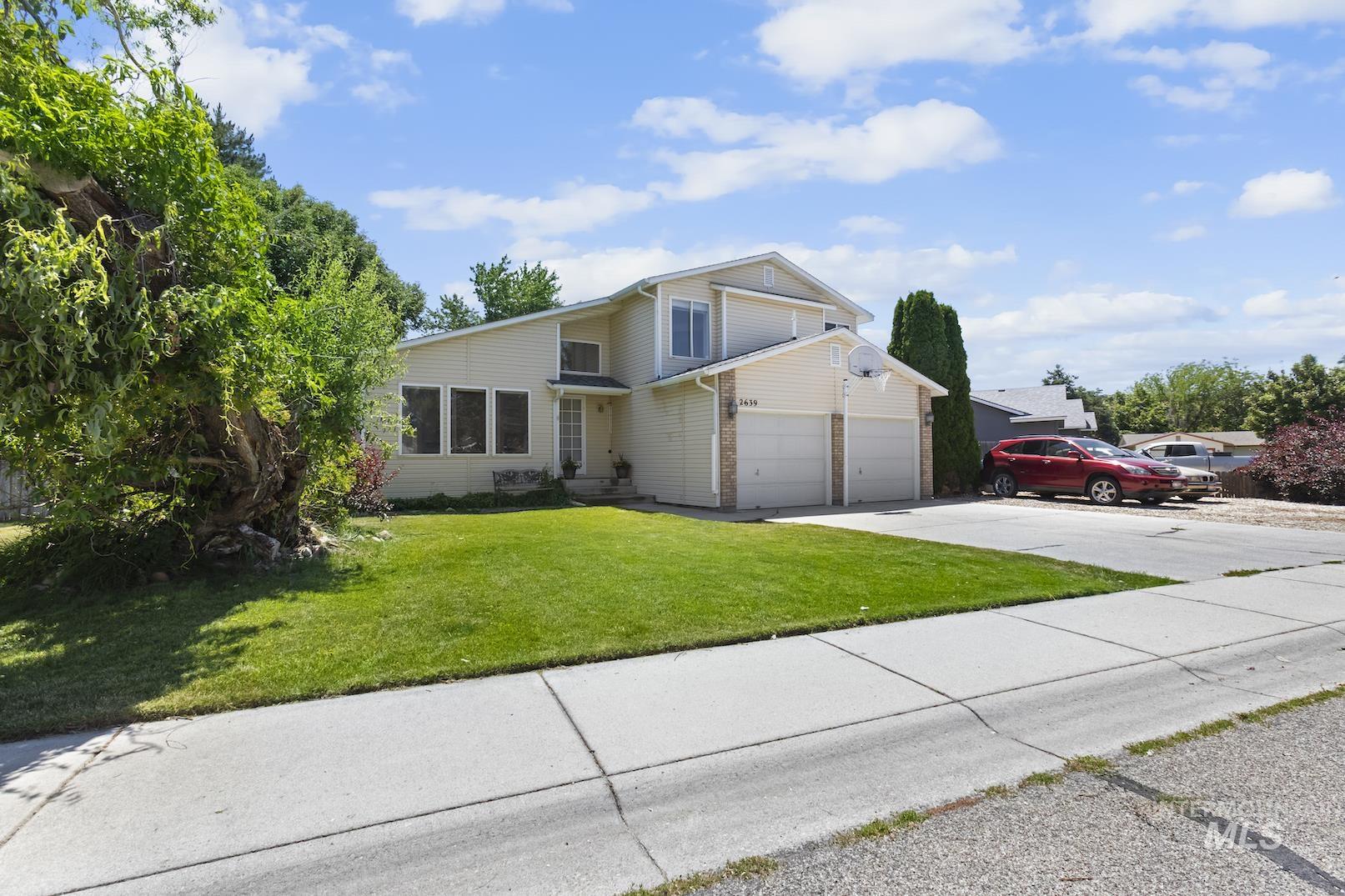 2639 E Nahautl Drive