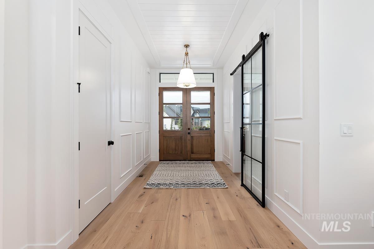 3052 E Darcy Dr