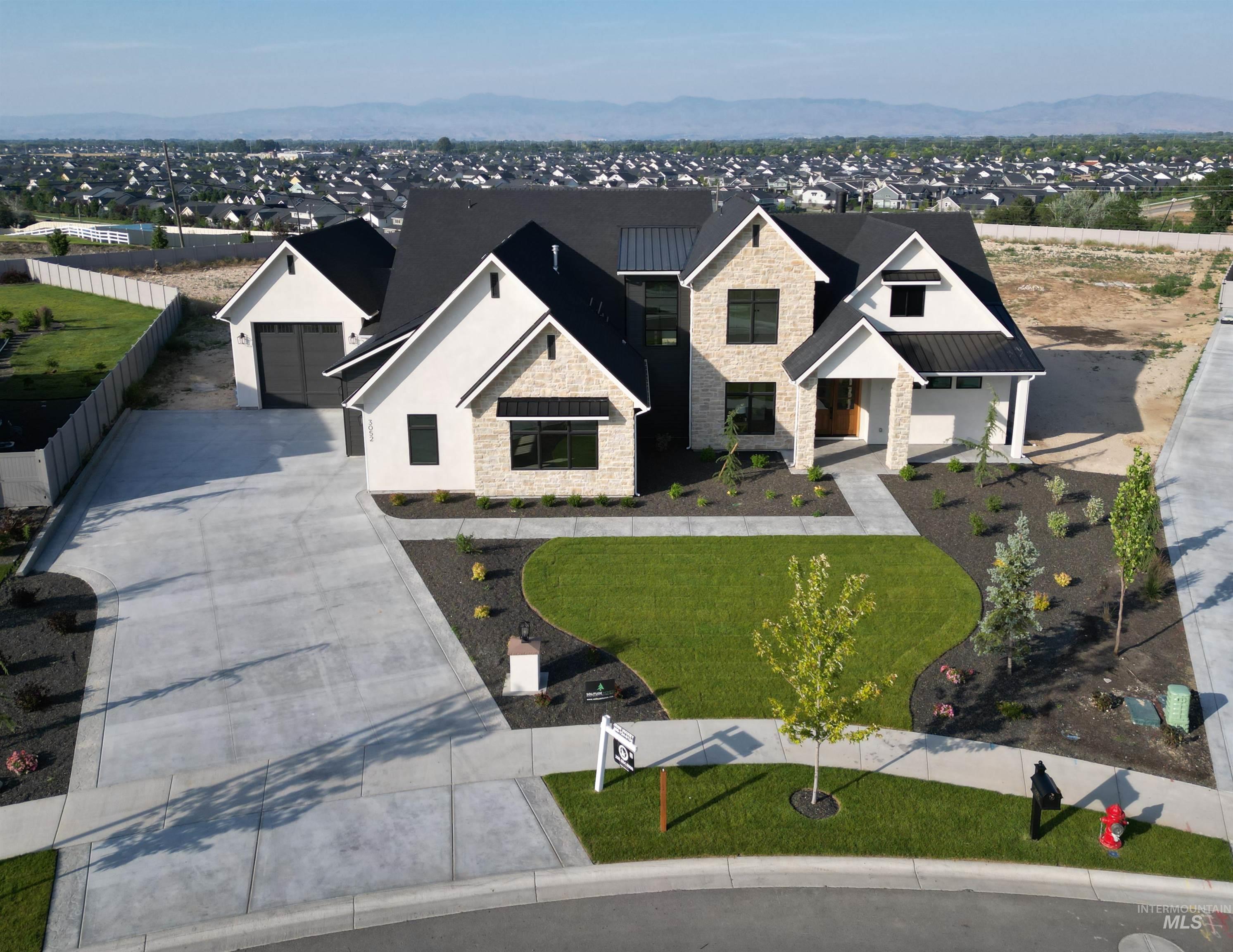 3052 E Darcy Dr