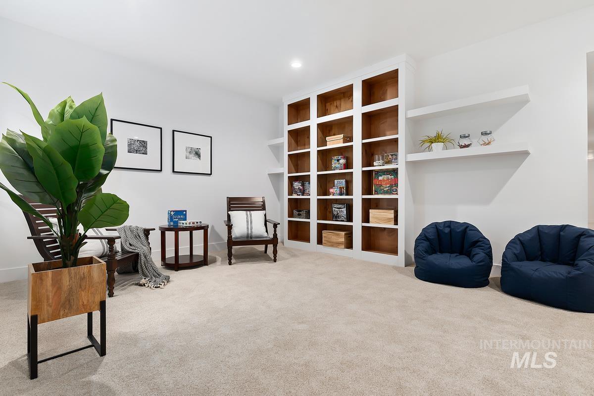 3052 E Darcy Dr