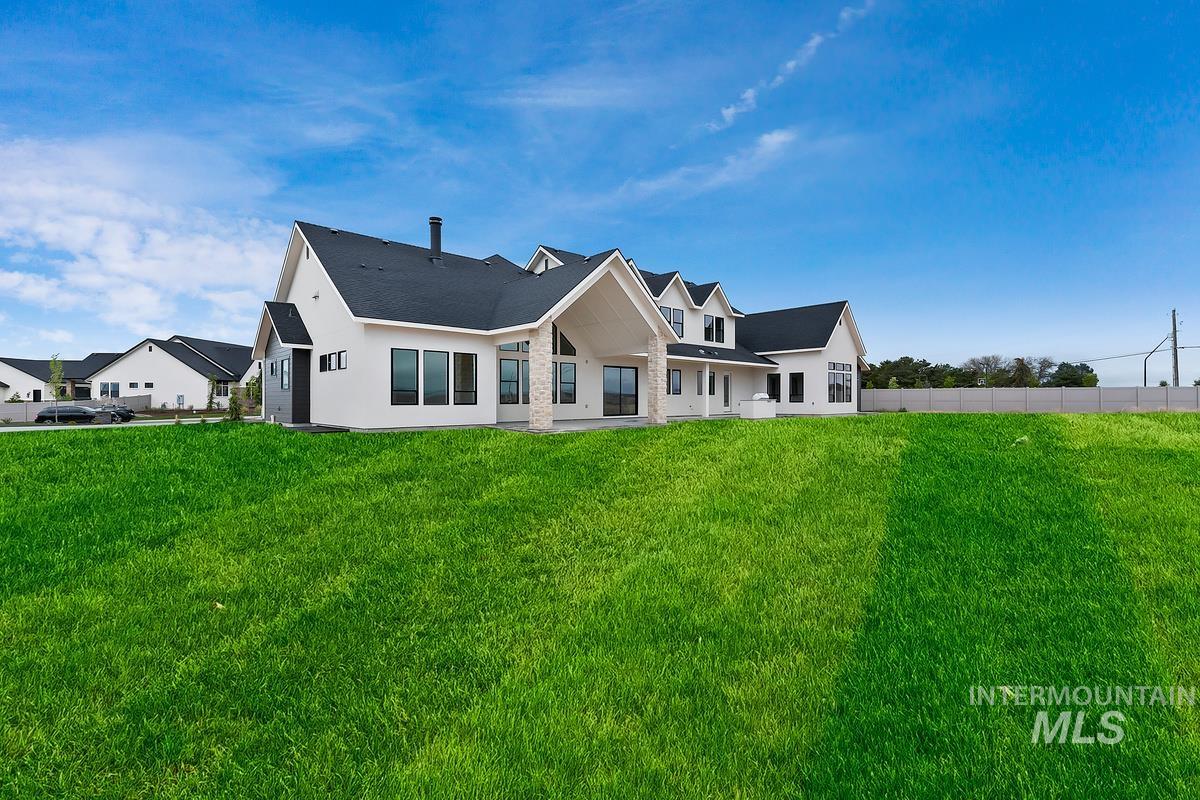 3052 E Darcy Dr