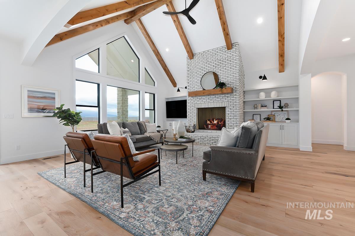 3052 E Darcy Dr