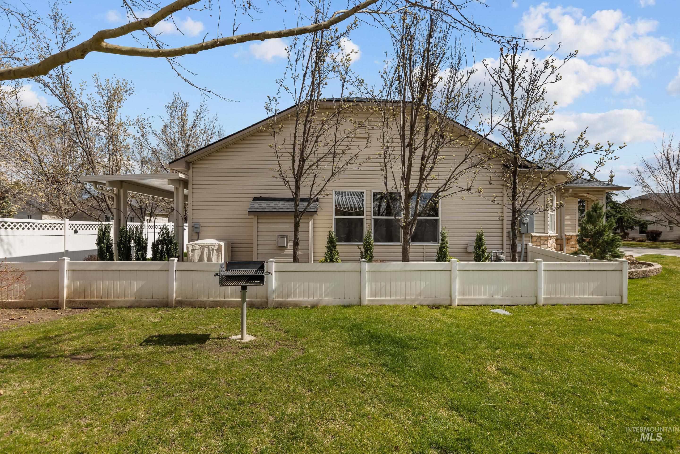 308 S Golden Eagle Lane