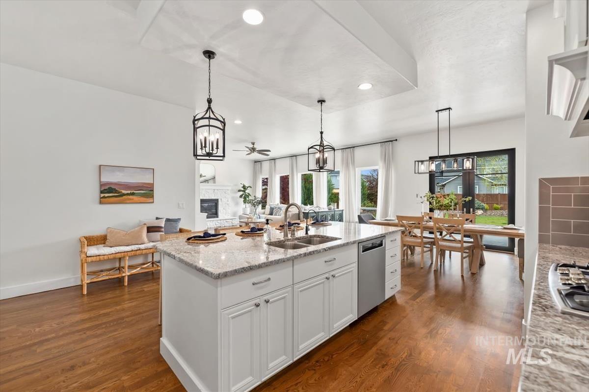 2426 E Mores Trail Drive
