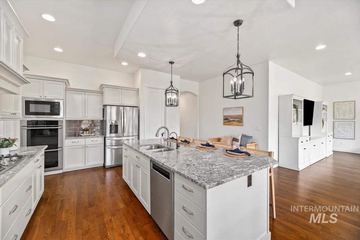 2426 E Mores Trail Drive