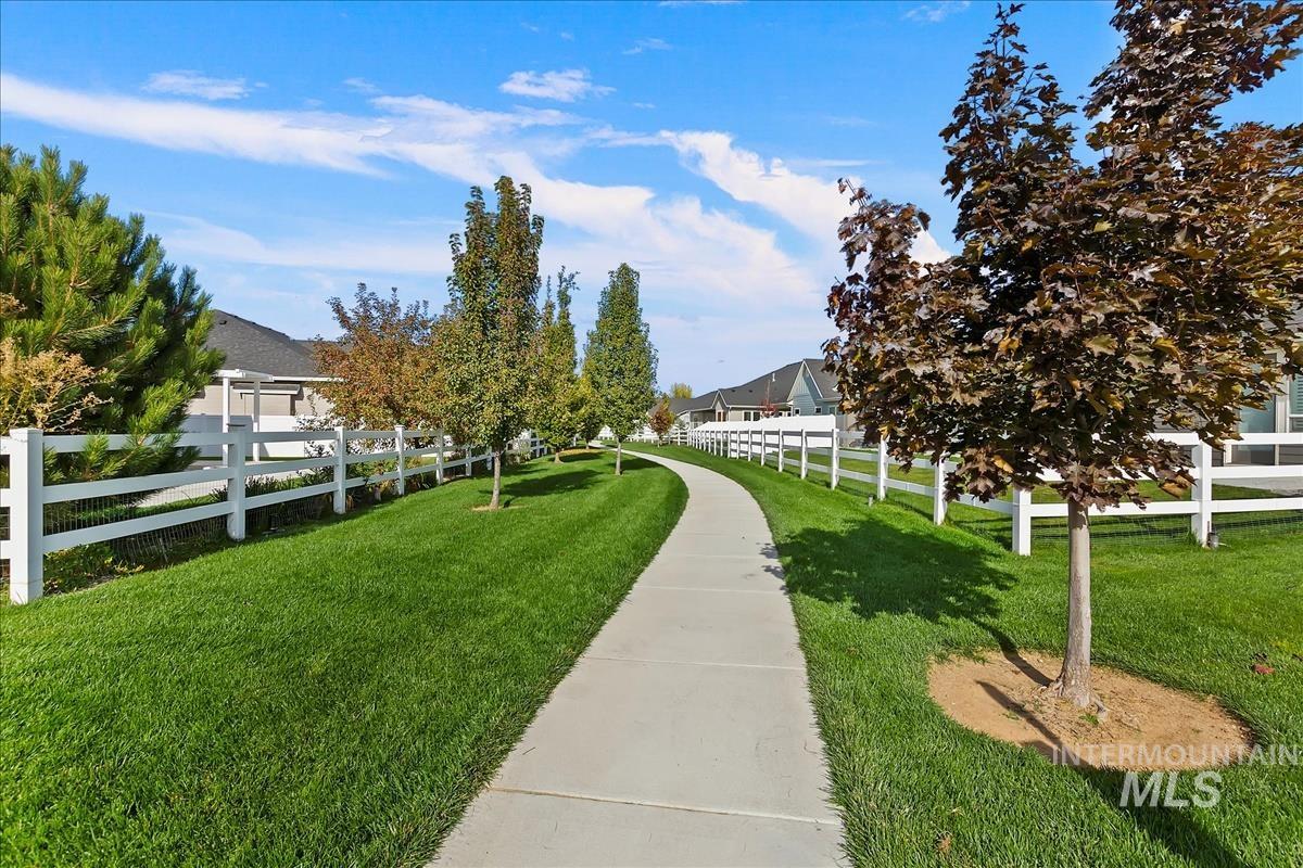 2426 E Mores Trail Drive