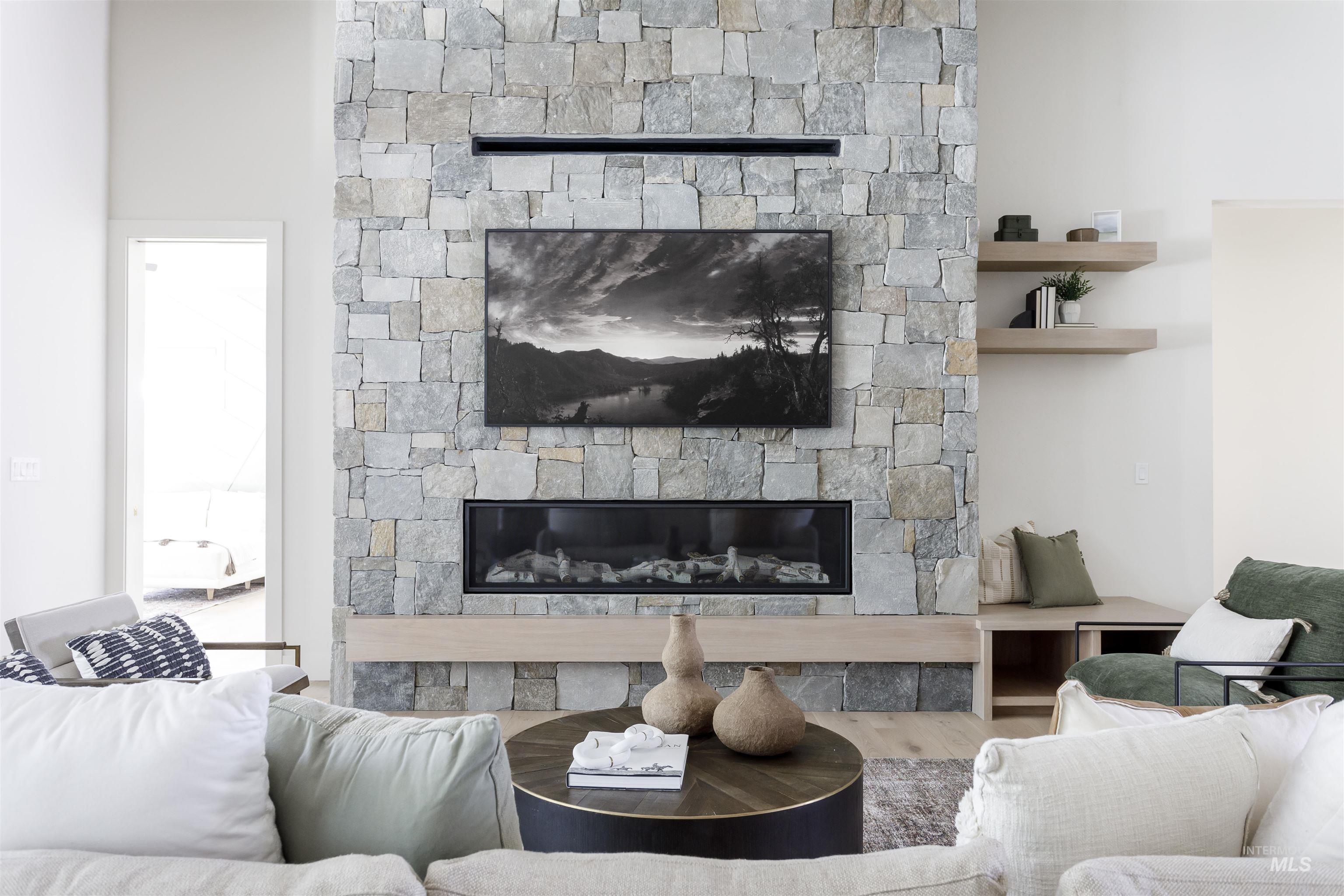 1598 N Palaestra Ave