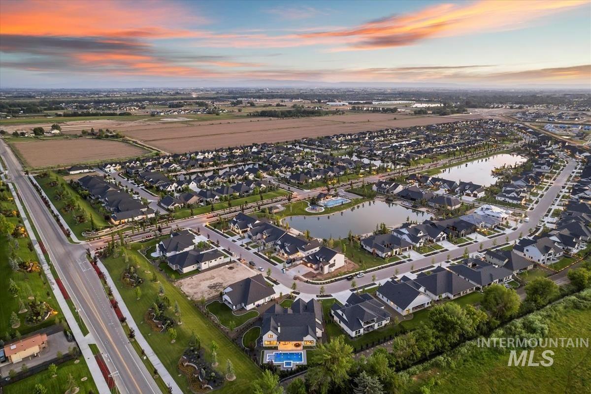 1598 N Palaestra Ave