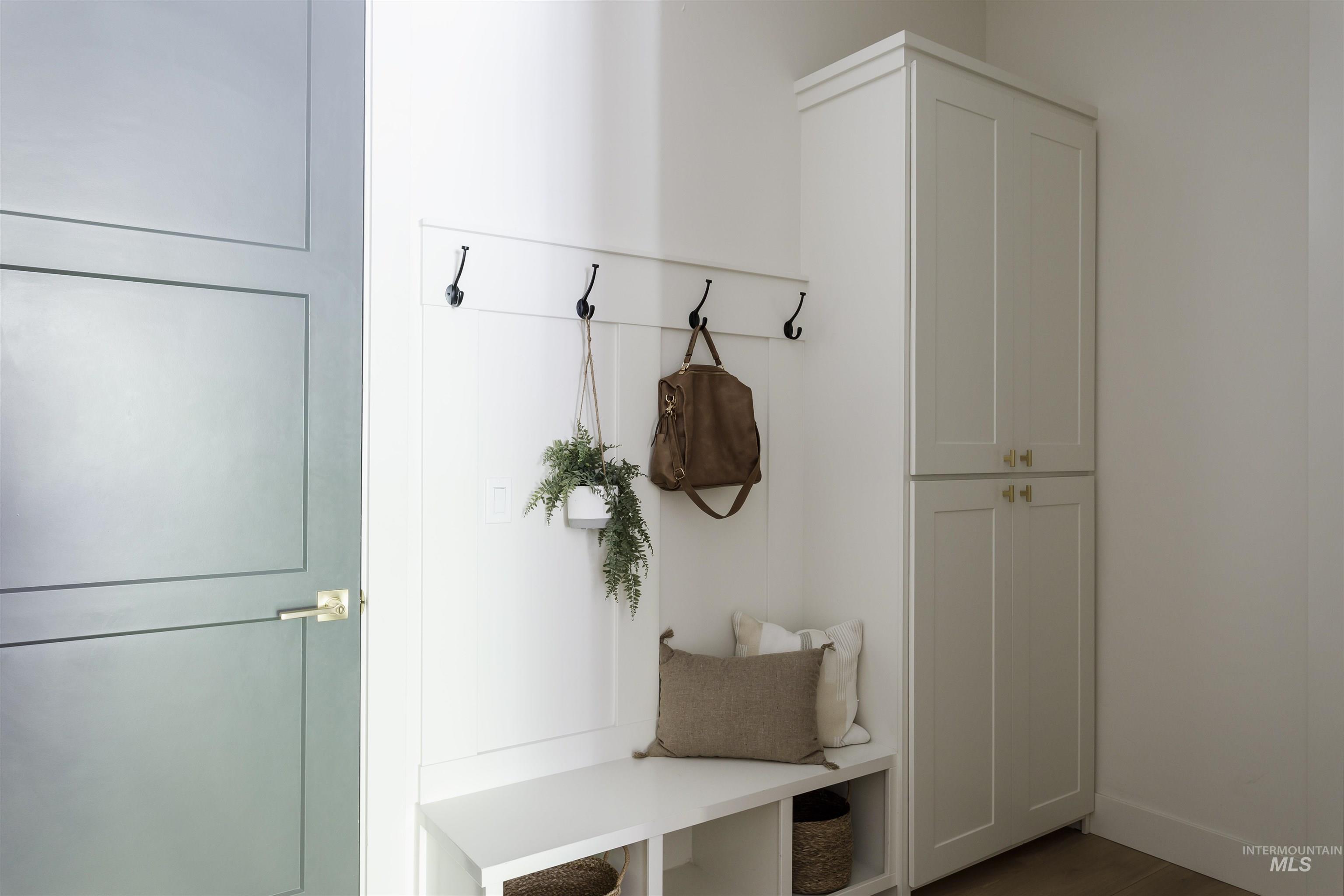 1598 N Palaestra Ave