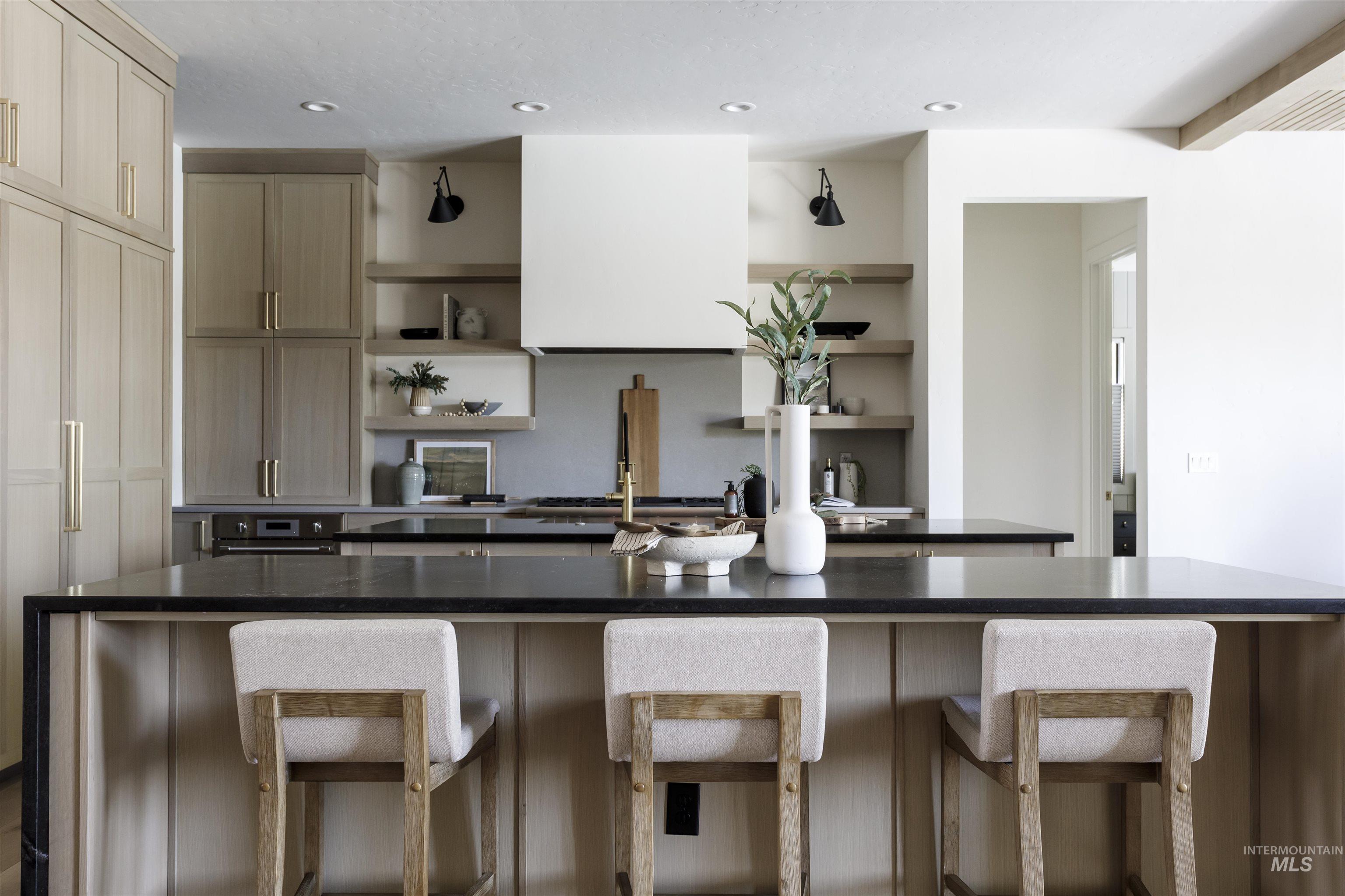 1598 N Palaestra Ave