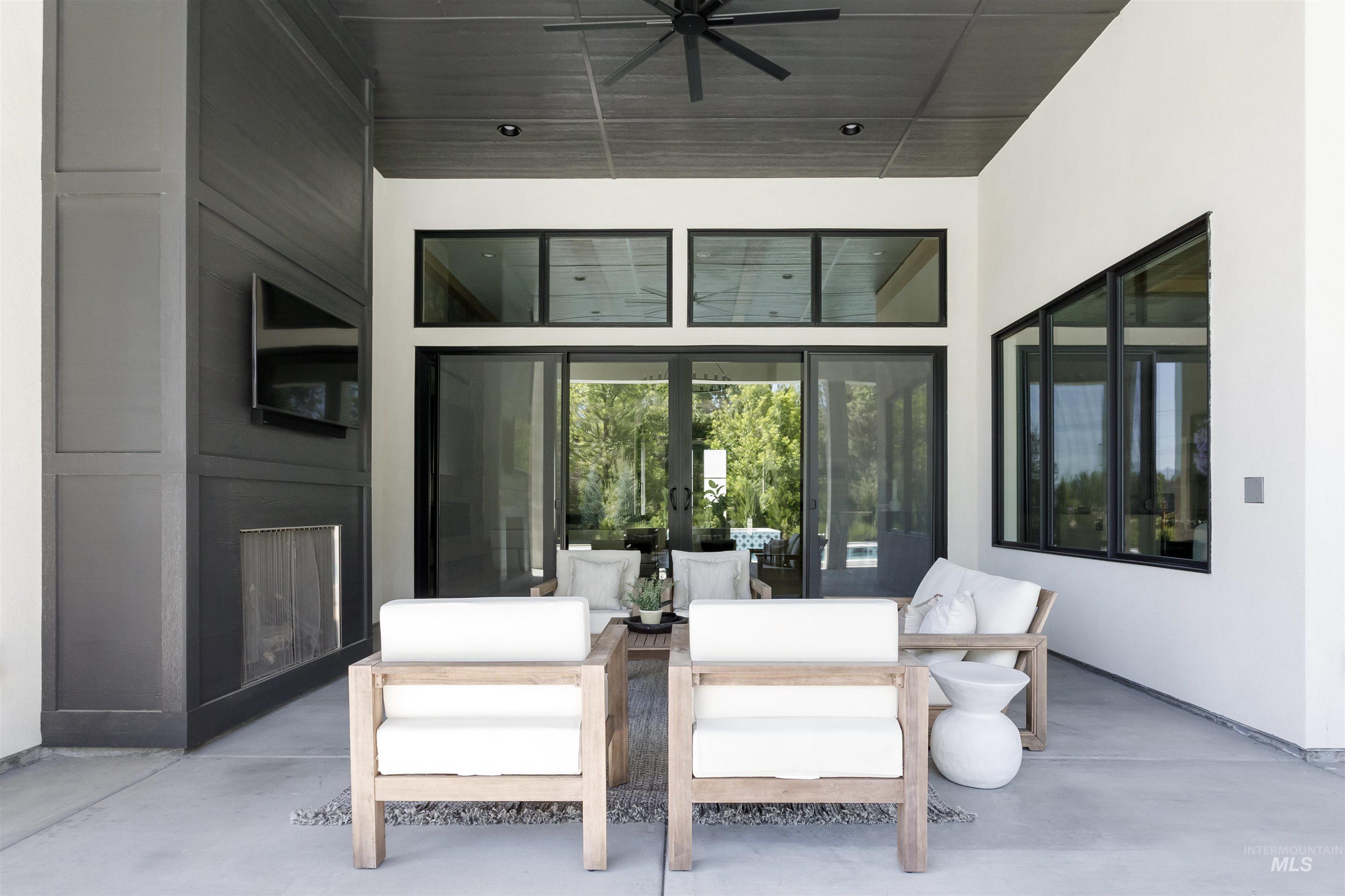 1598 N Palaestra Ave