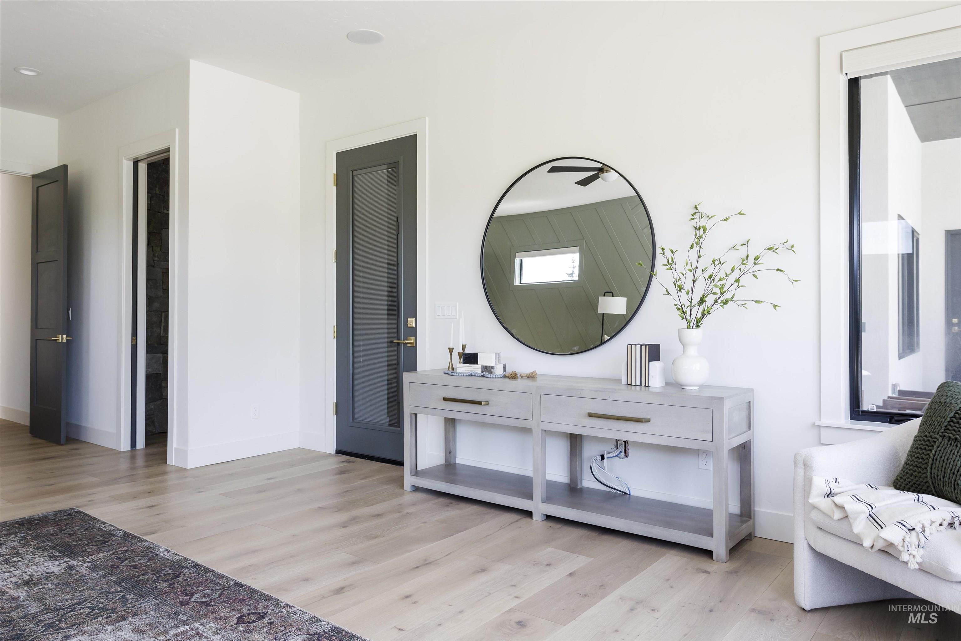 1598 N Palaestra Ave