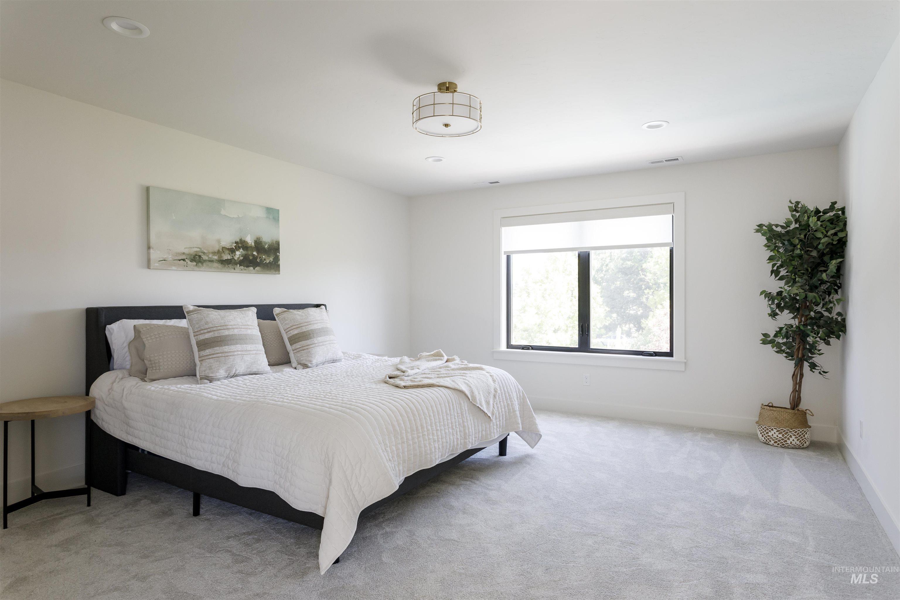 1598 N Palaestra Ave