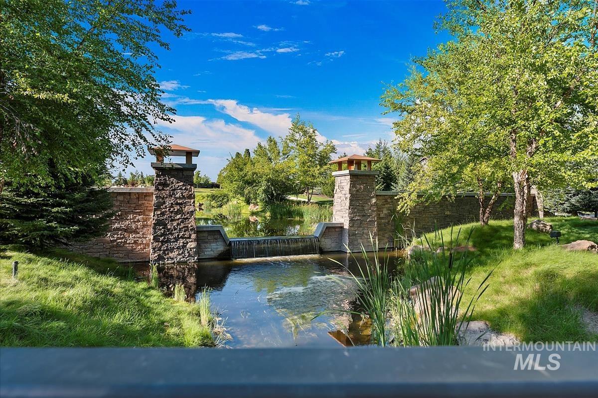 1598 N Palaestra Ave