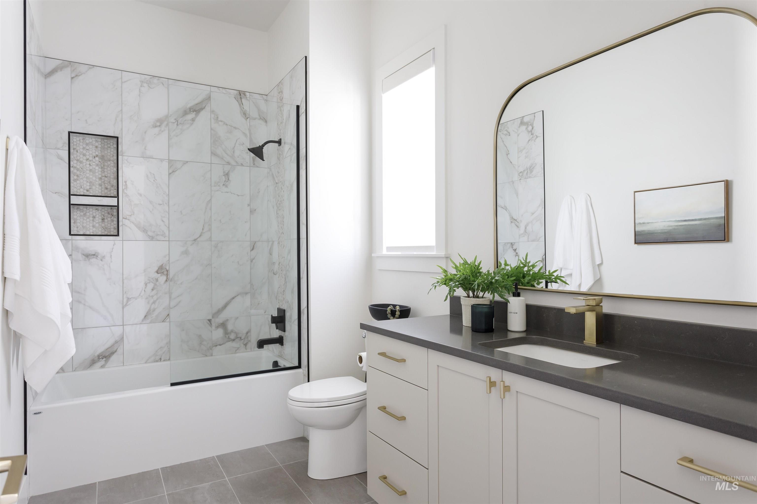 1598 N Palaestra Ave