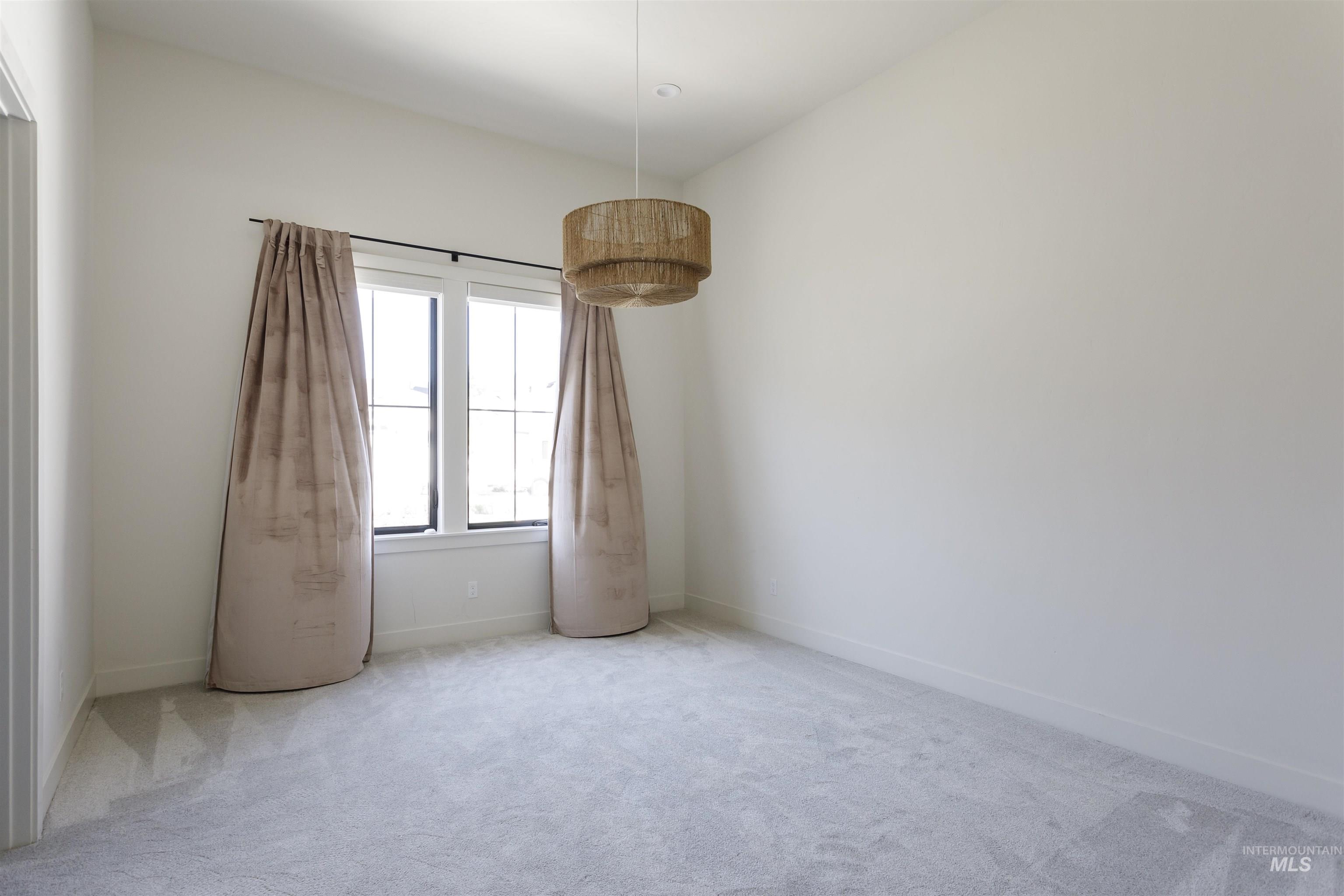 1598 N Palaestra Ave