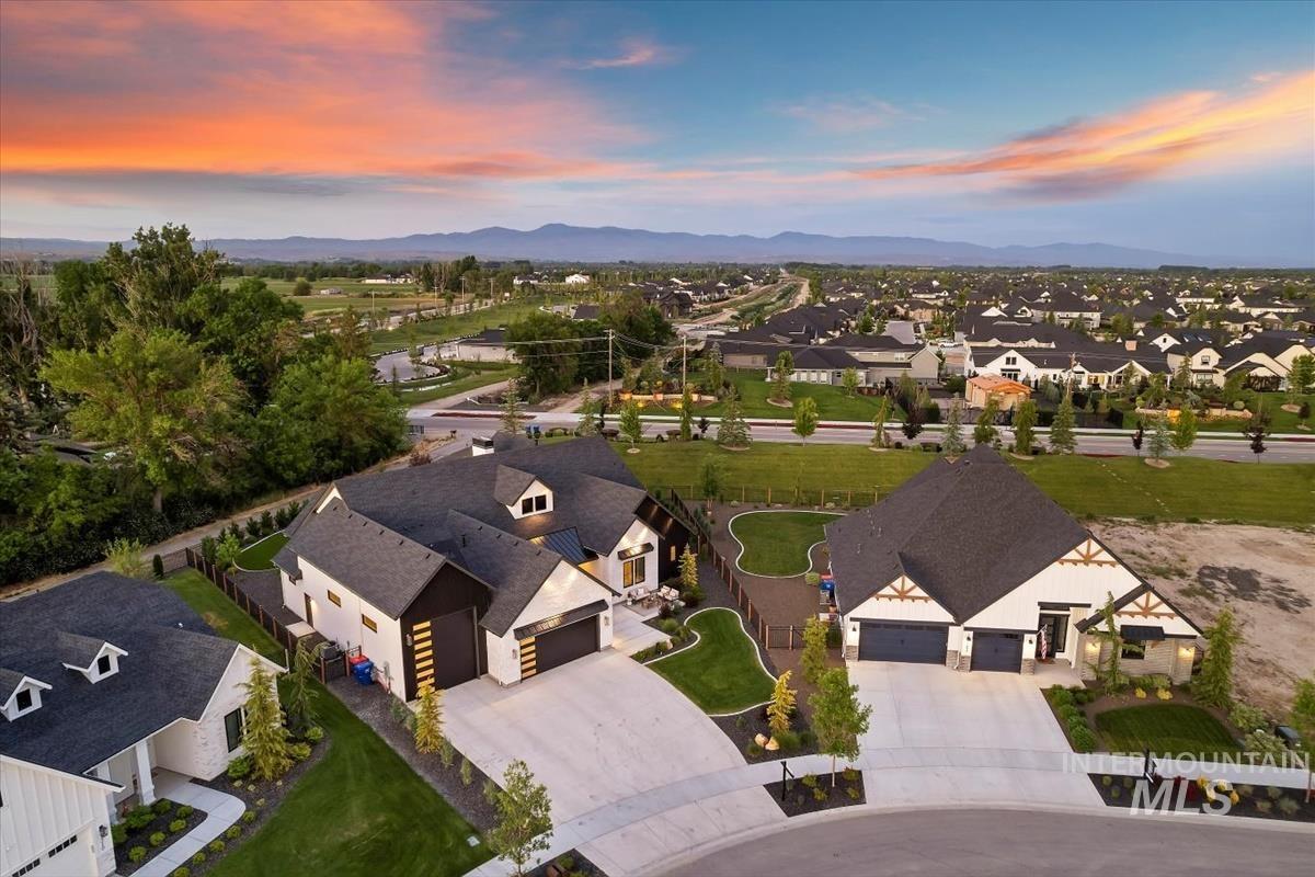 1598 N Palaestra Ave