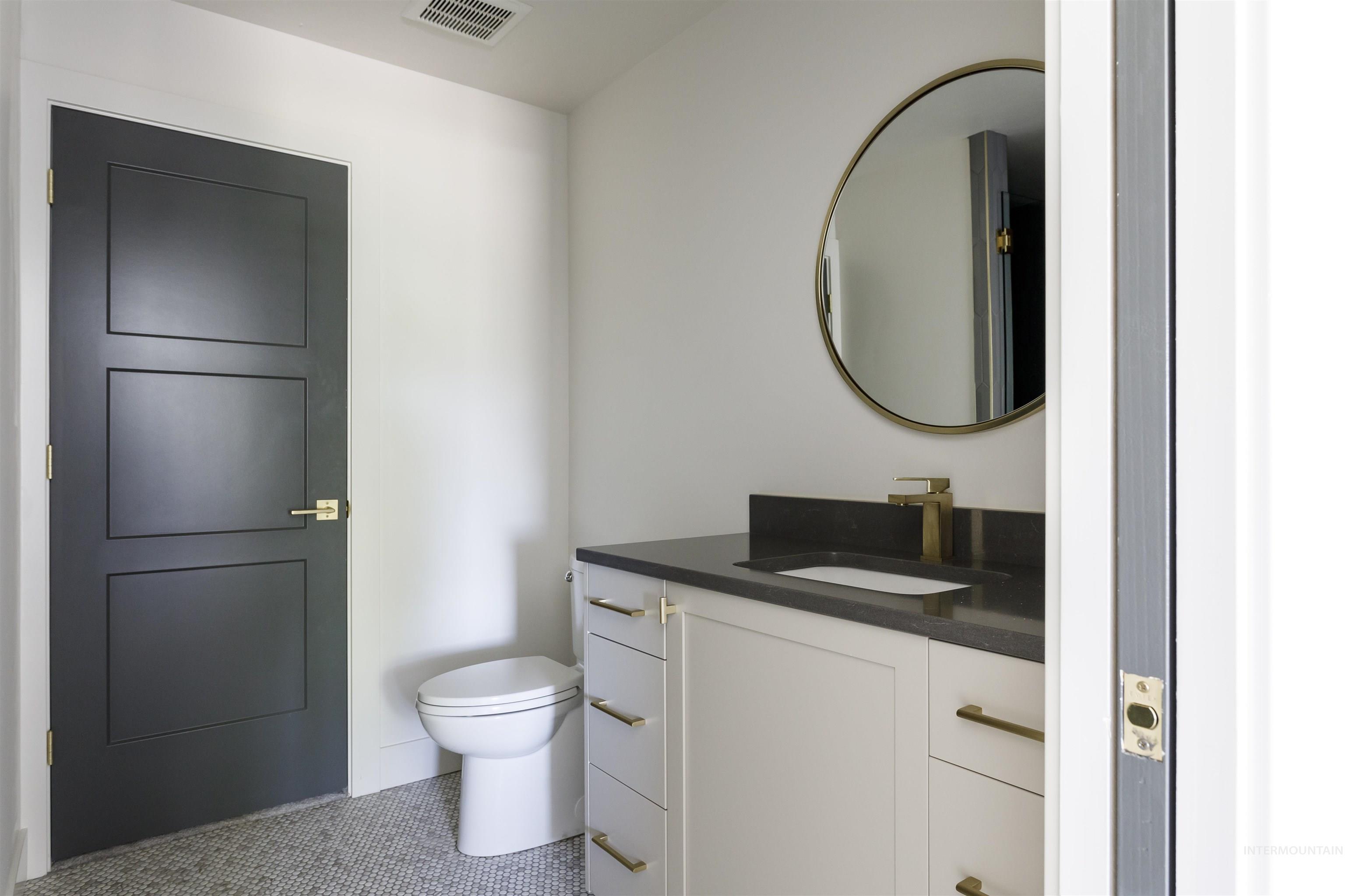 1598 N Palaestra Ave