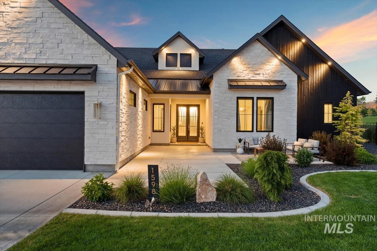 1598 N Palaestra Ave