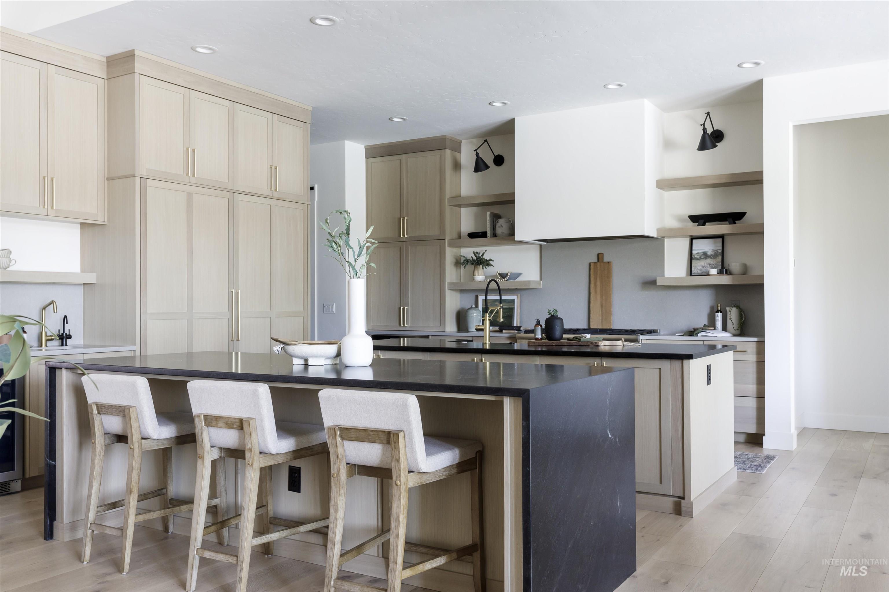 1598 N Palaestra Ave