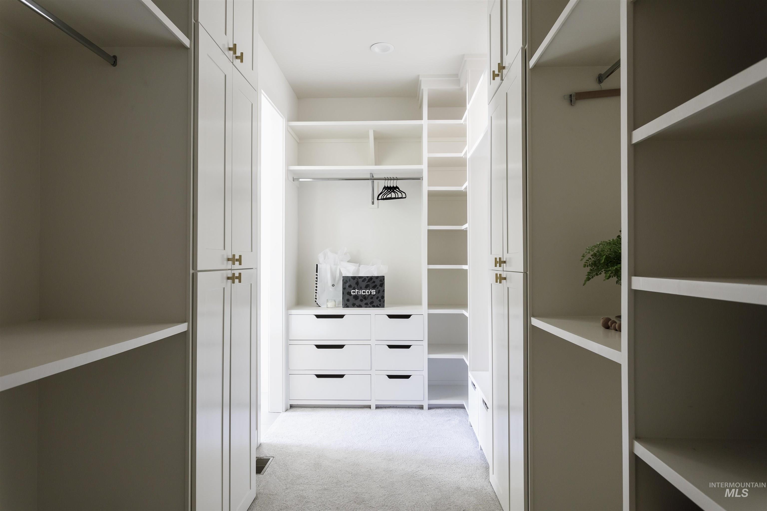 1598 N Palaestra Ave