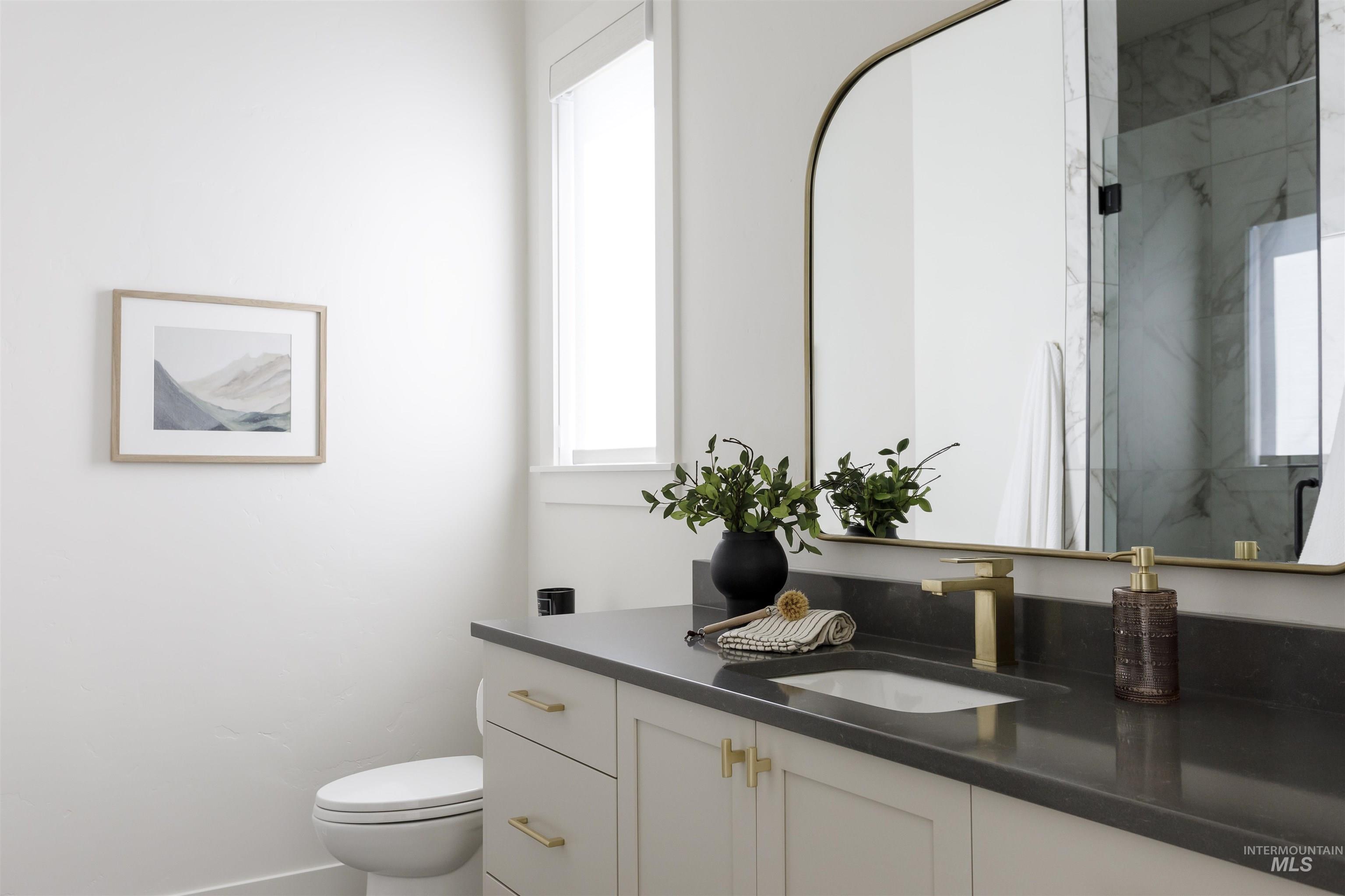 1598 N Palaestra Ave