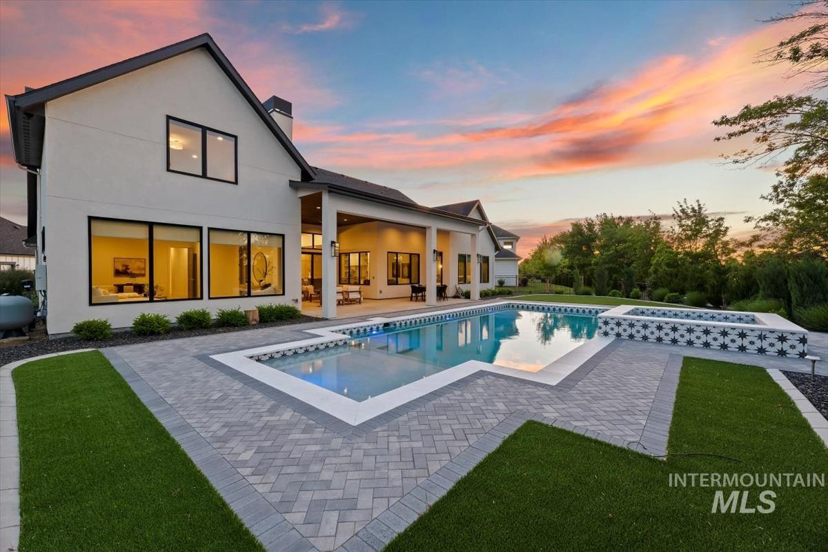 1598 N Palaestra Ave