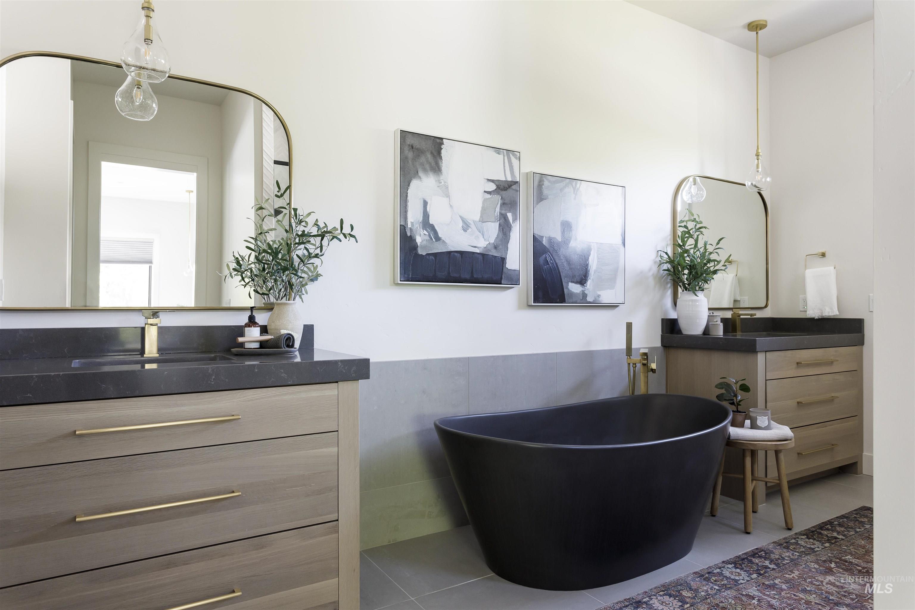 1598 N Palaestra Ave