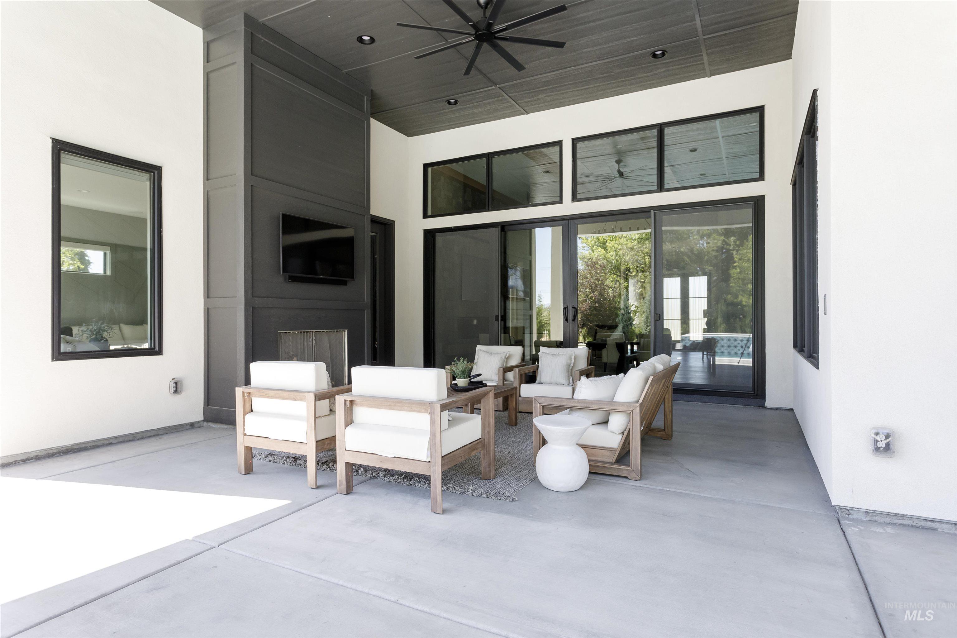 1598 N Palaestra Ave