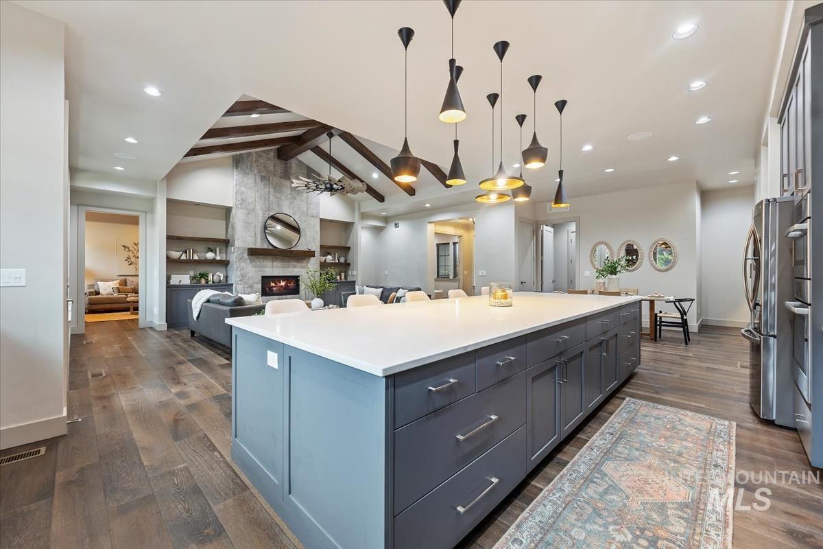 2093 E Lodge Trail Dr