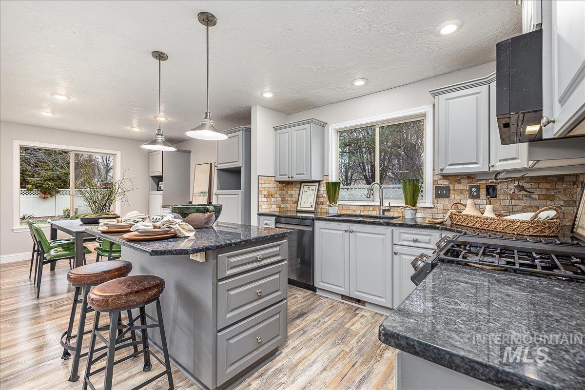 2580 W Bellagio Drive