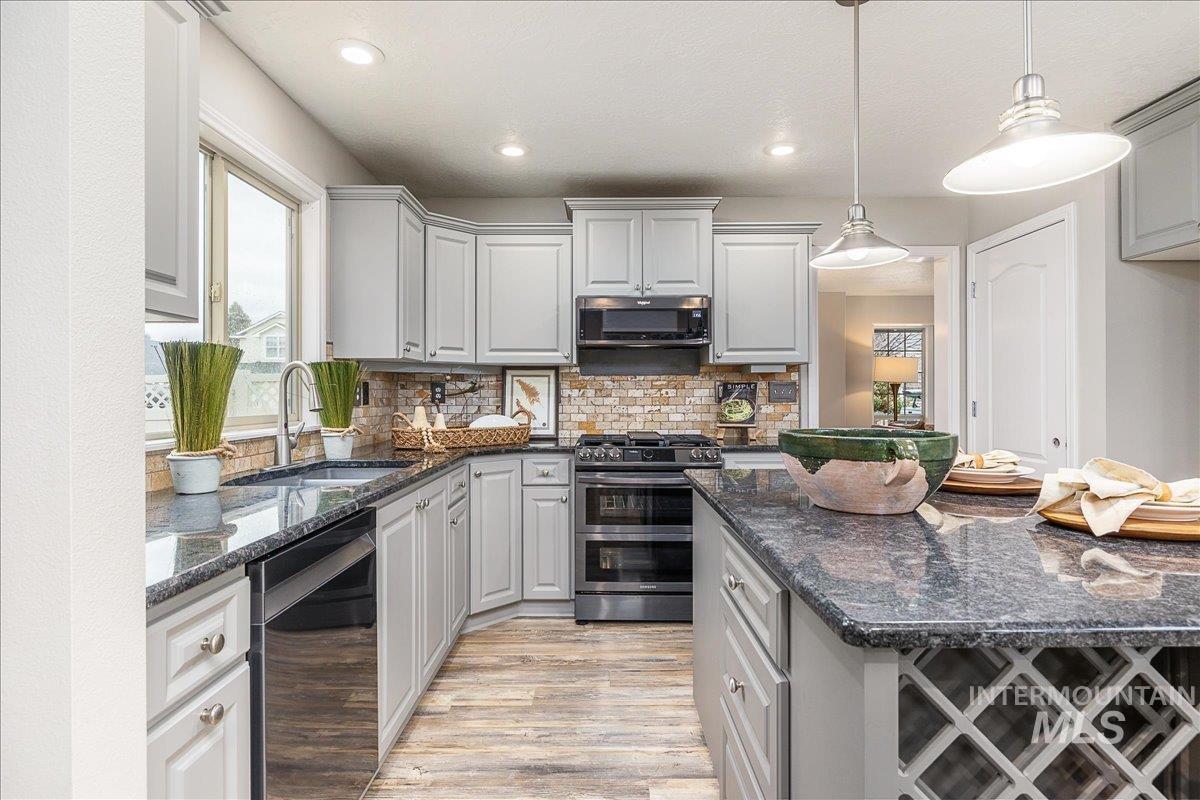 2580 W Bellagio Drive