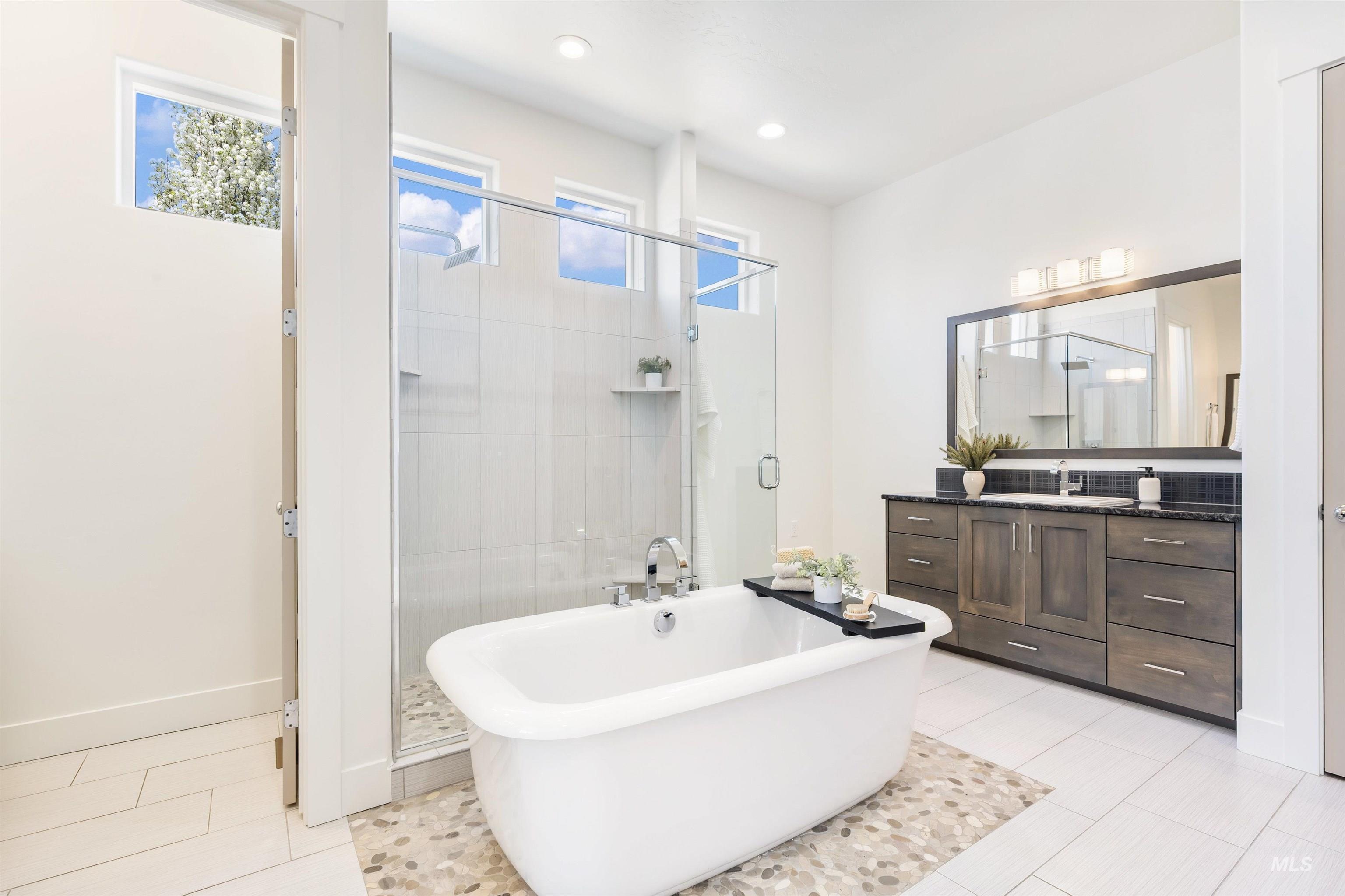 2209 E Mores Trail Drive