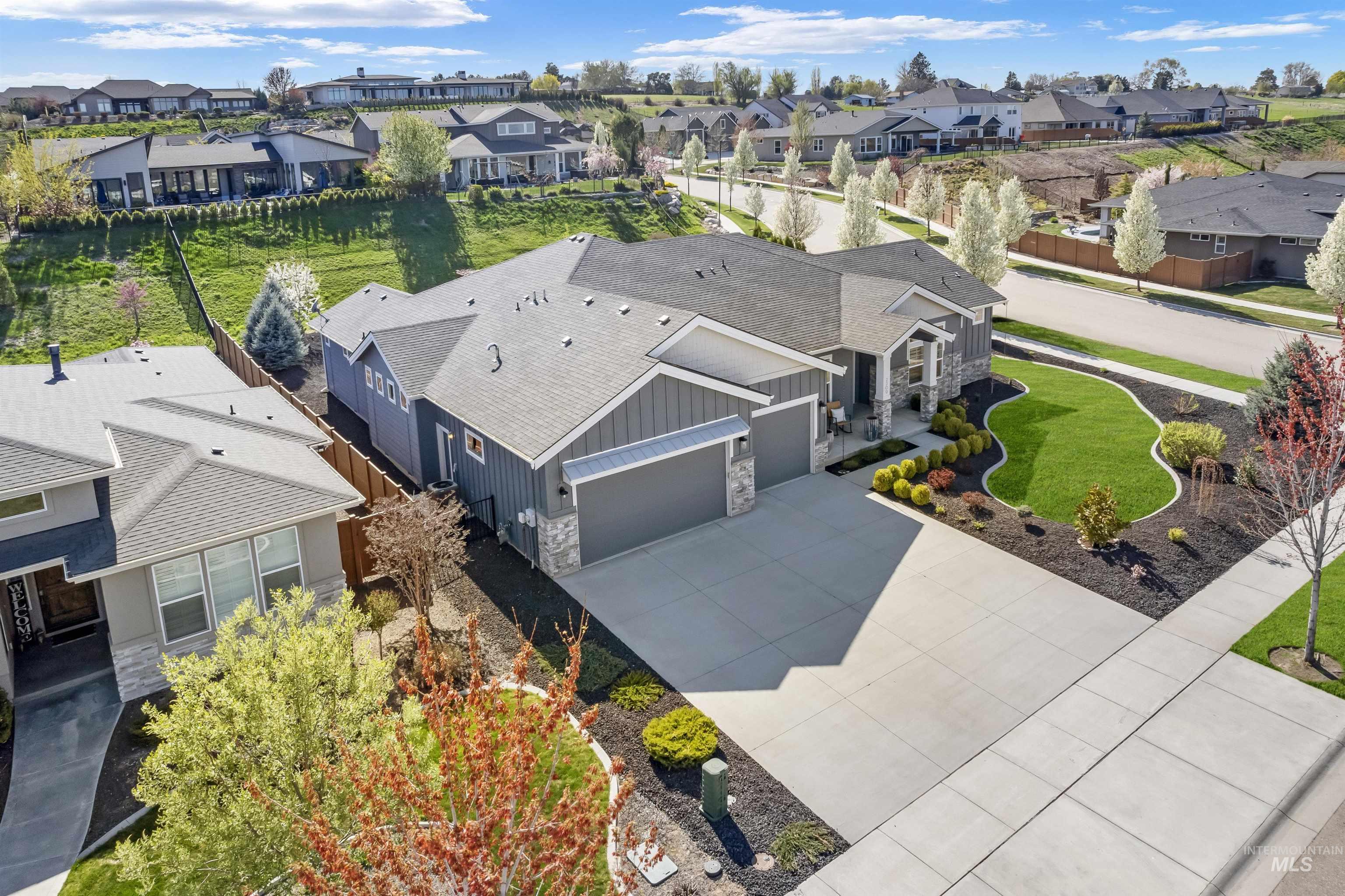 2209 E Mores Trail Drive