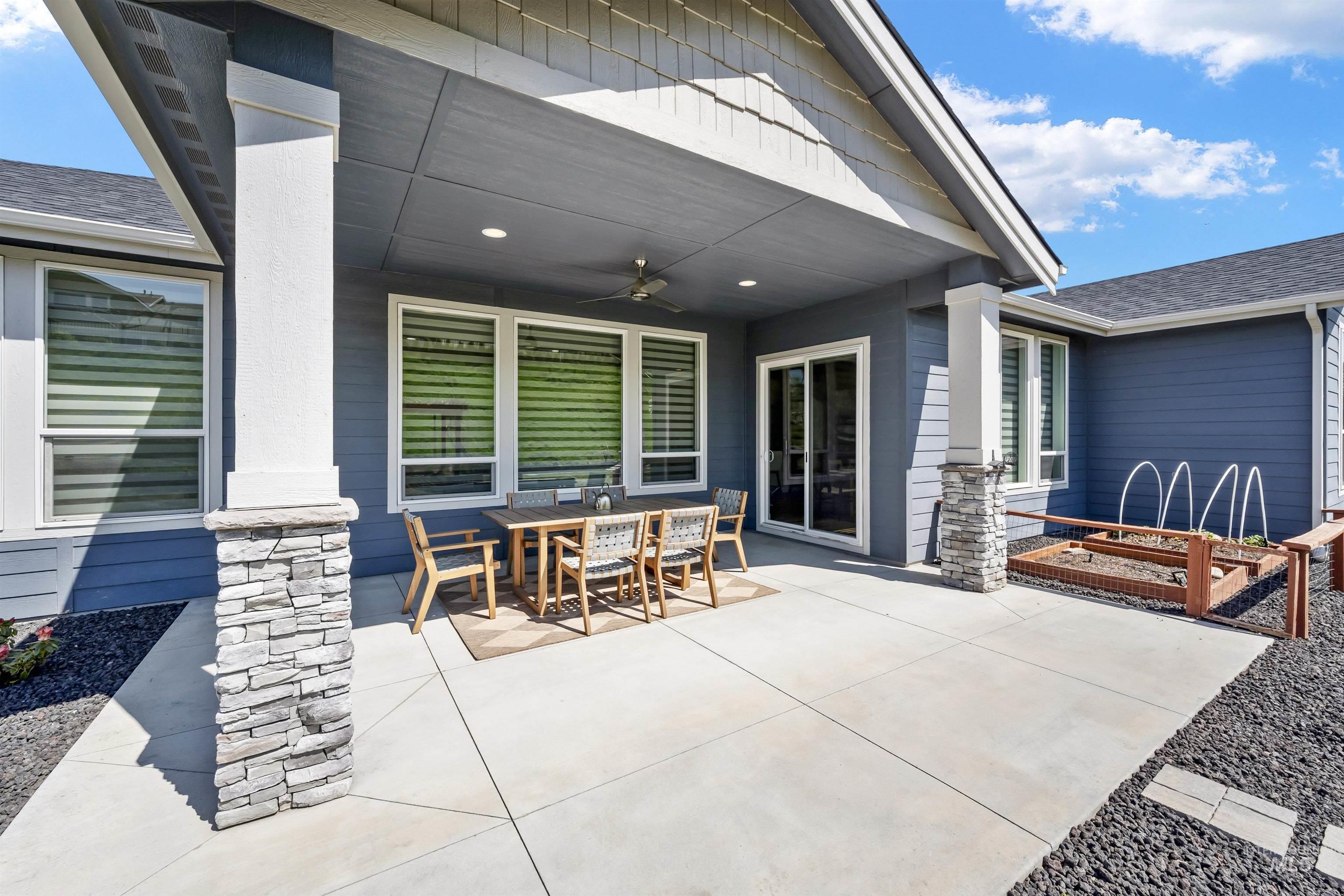 2209 E Mores Trail Drive