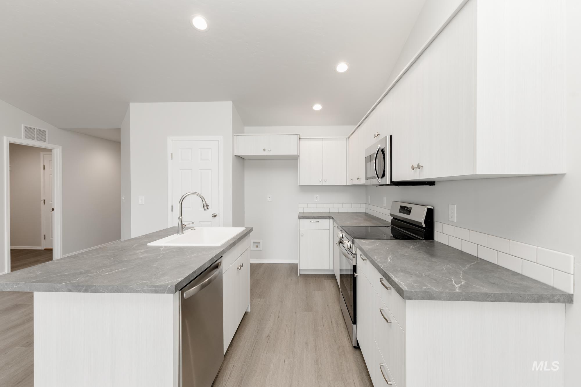 3909 W Tribute St