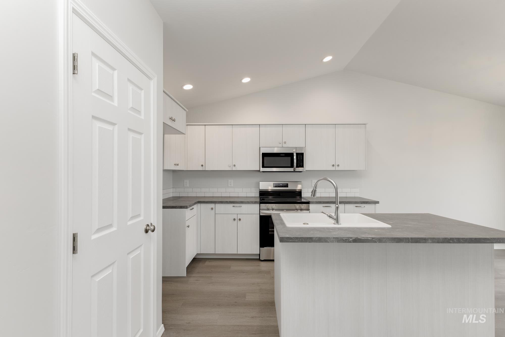 3909 W Tribute St