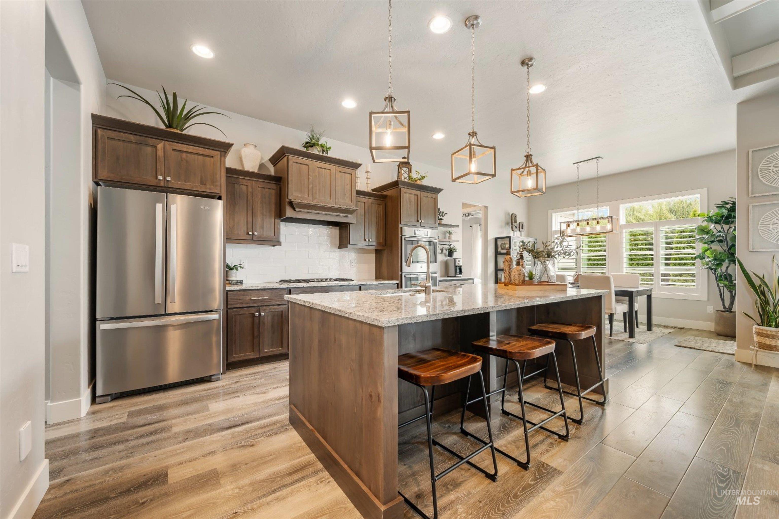 1071 W Rose Quartz St