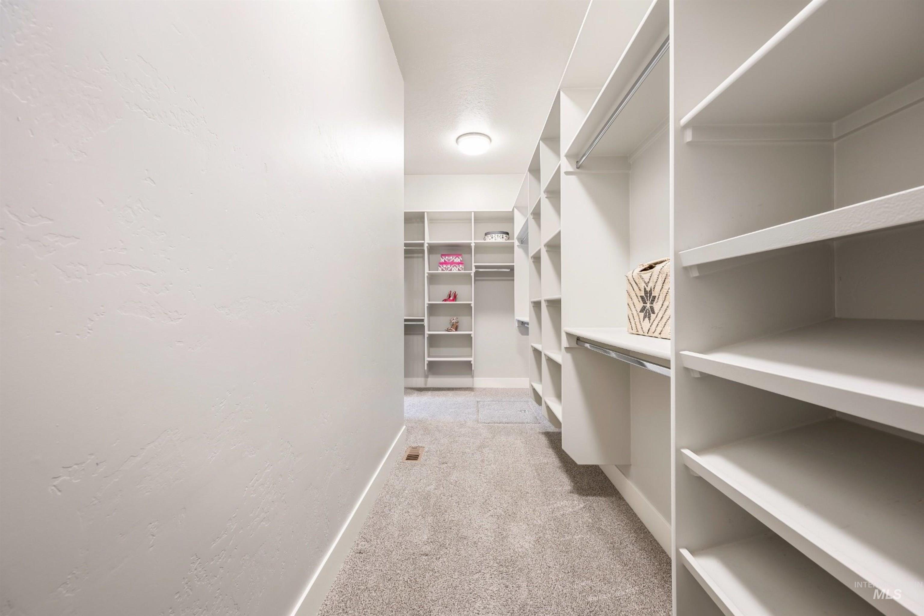 1071 W Rose Quartz St