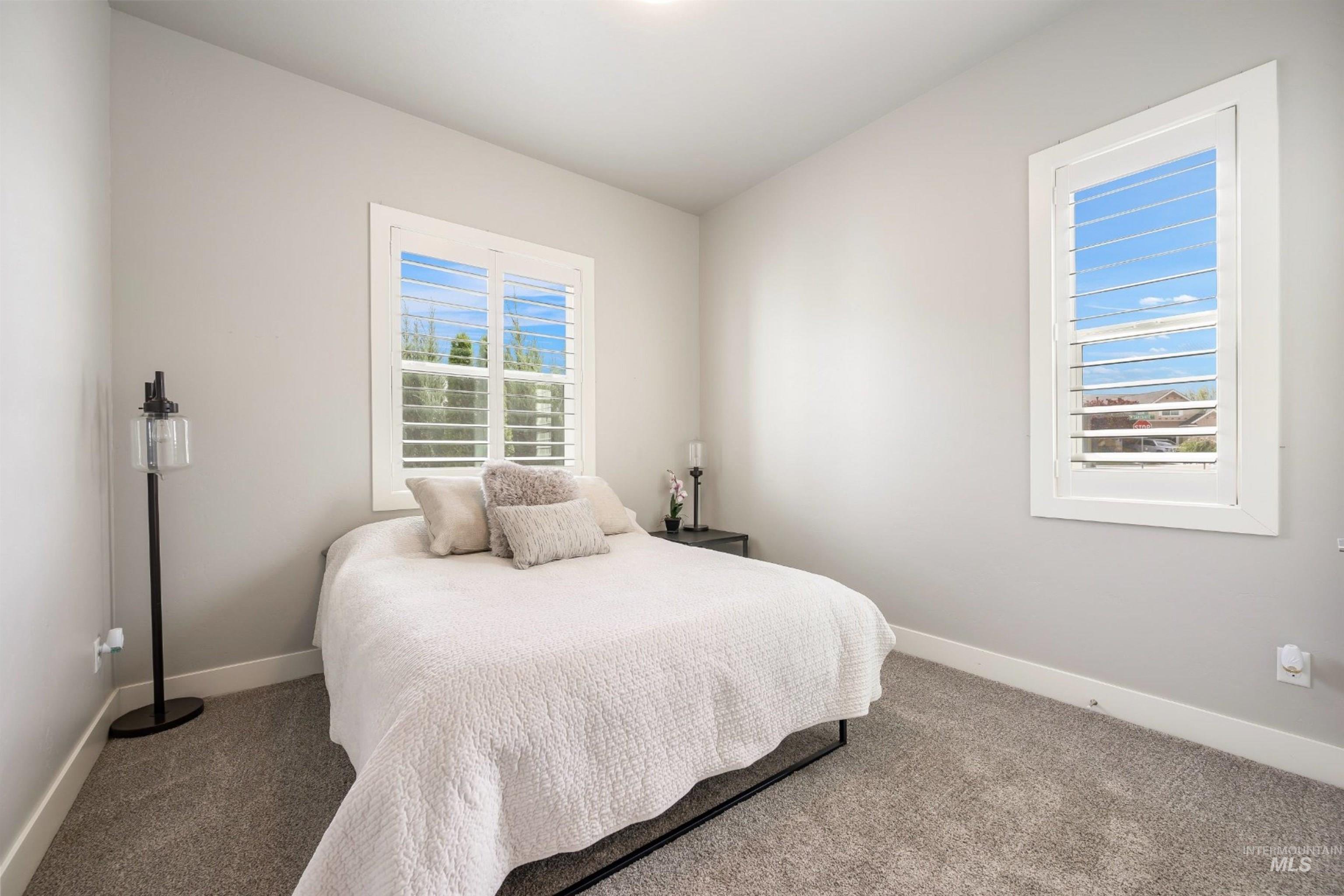 1071 W Rose Quartz St