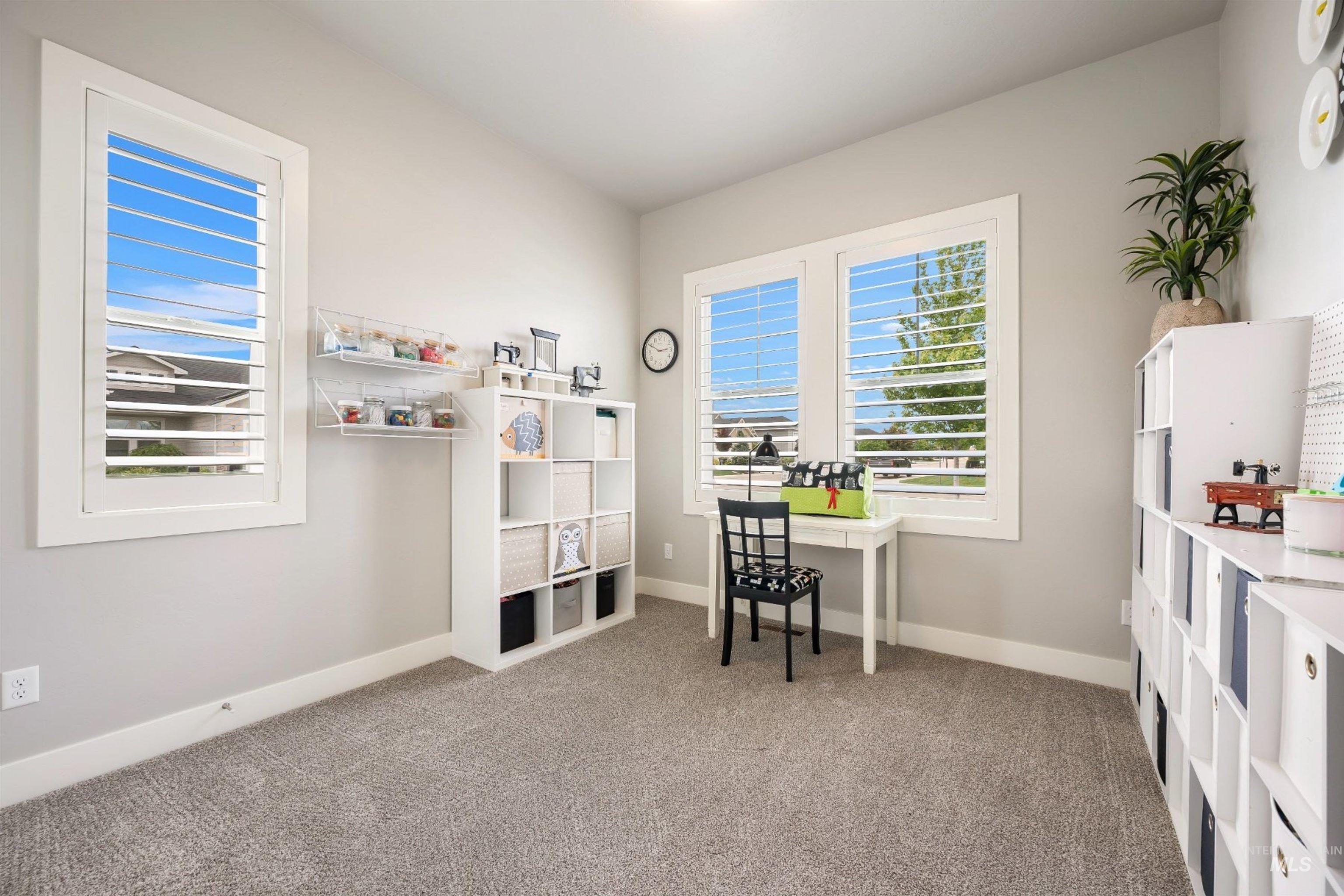 1071 W Rose Quartz St