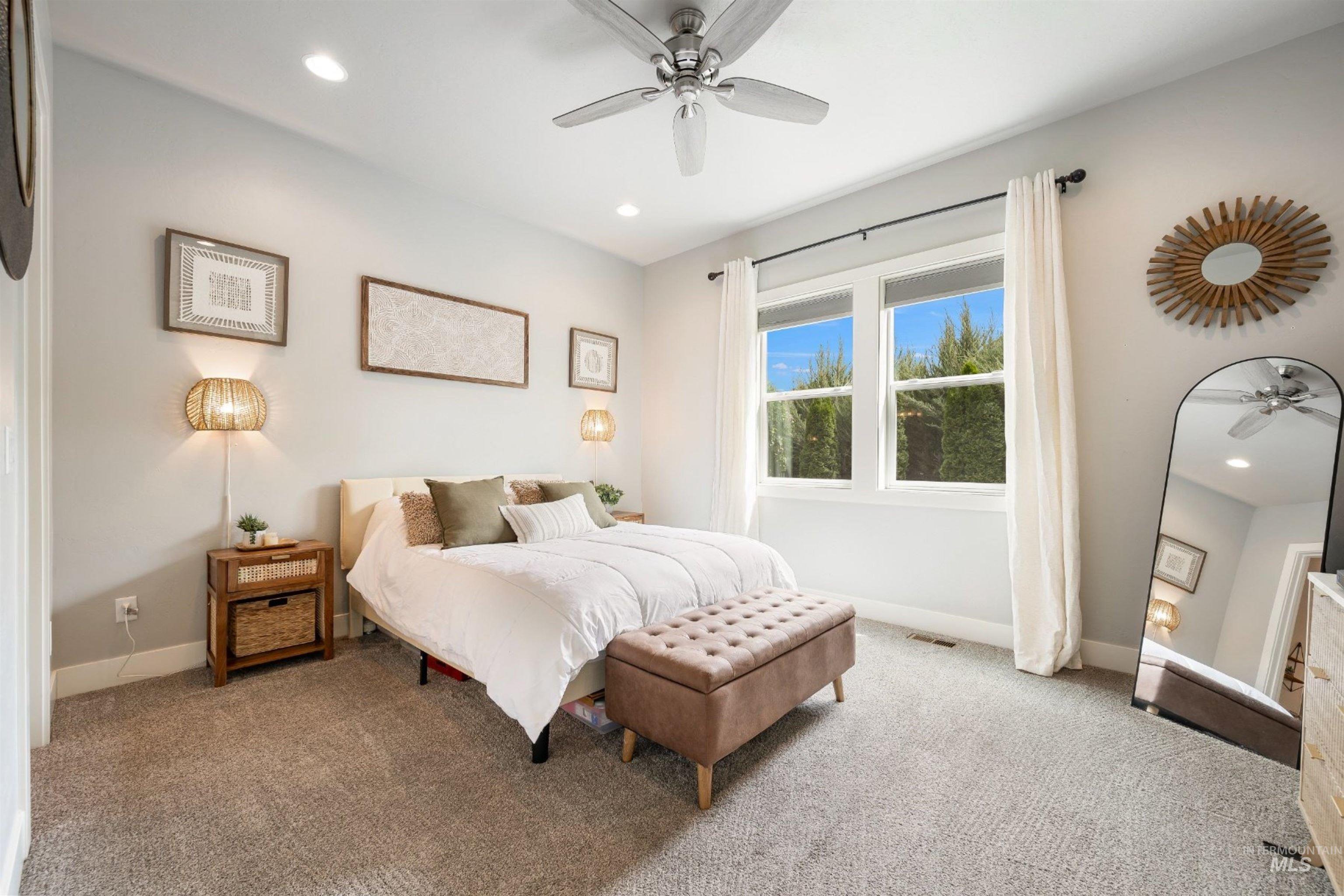 1071 W Rose Quartz St