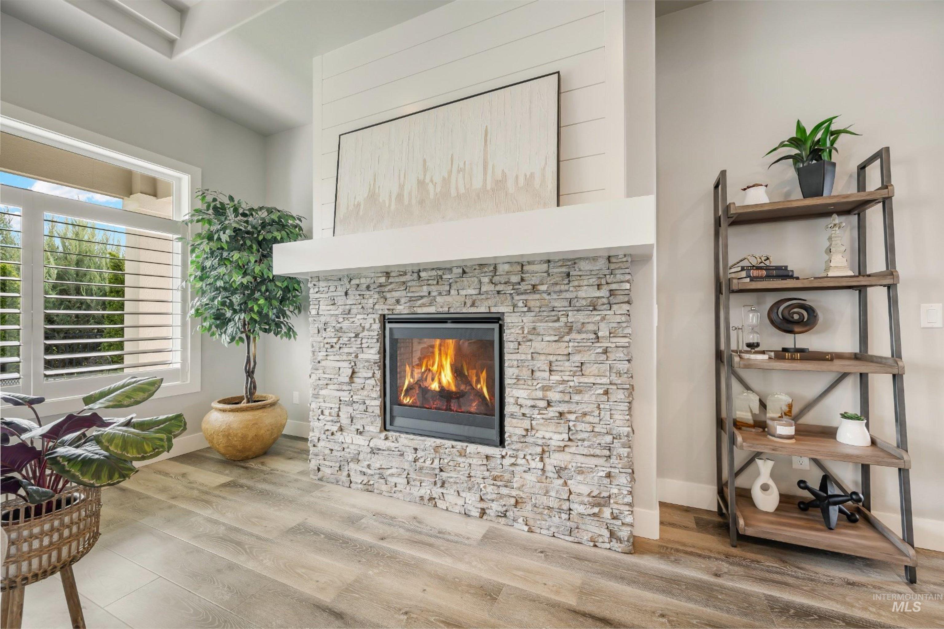 1071 W Rose Quartz St