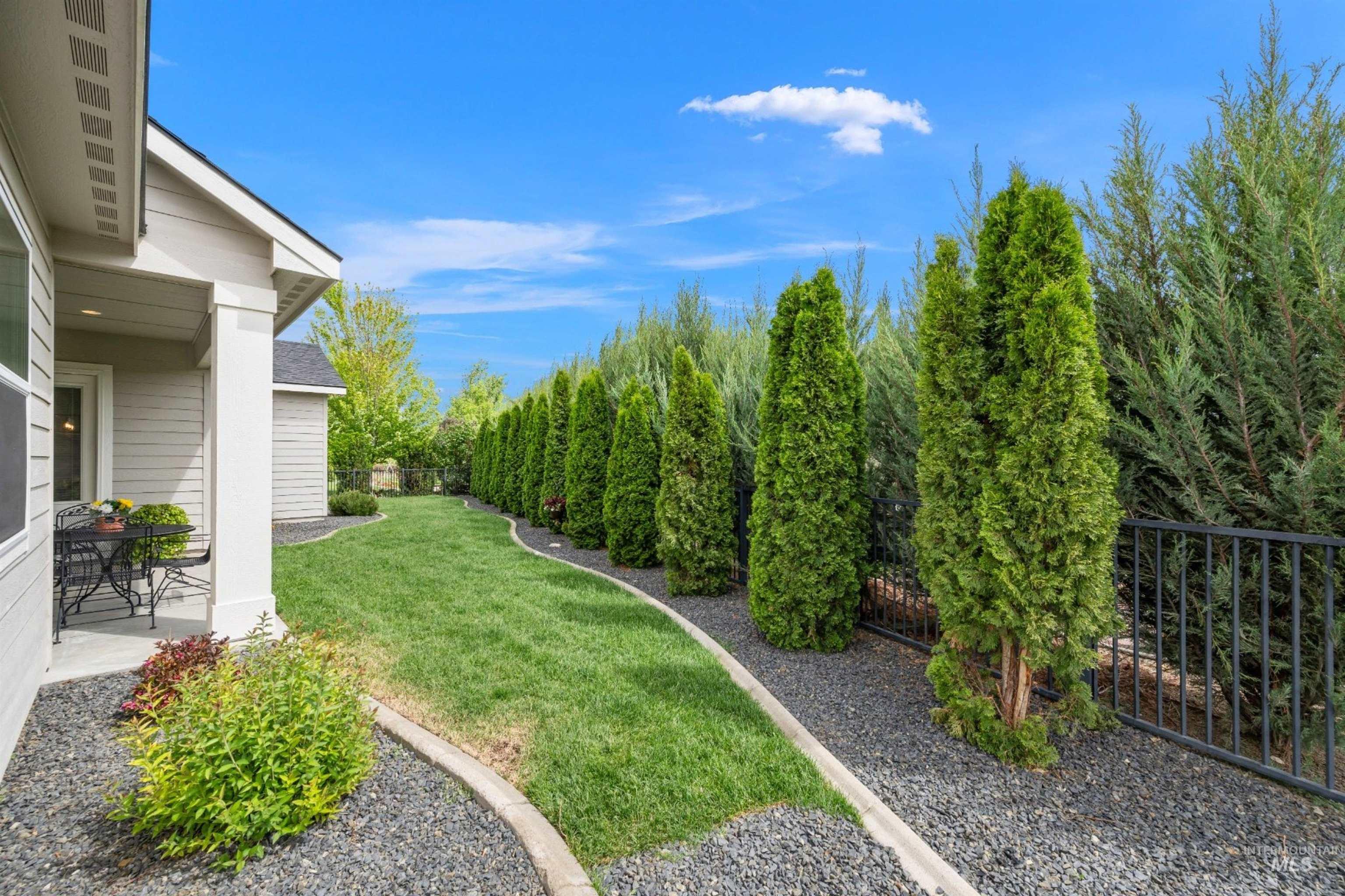 1071 W Rose Quartz St