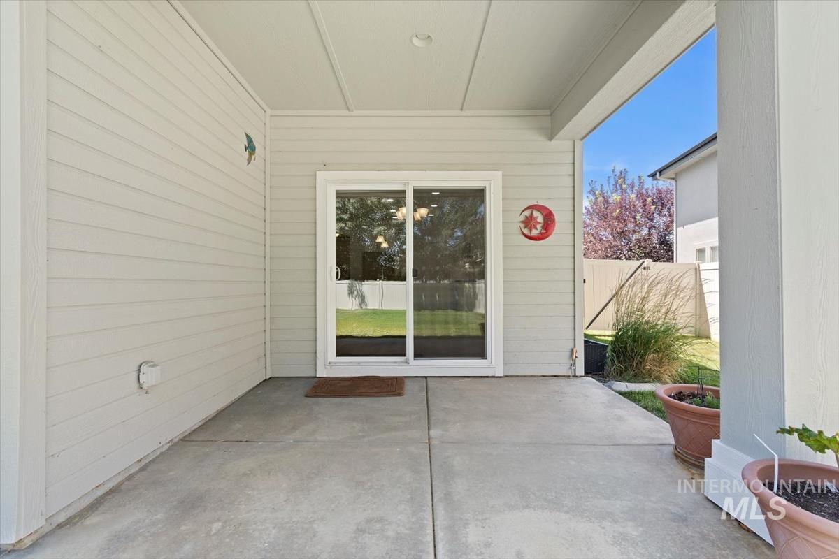 2562 E Taormina Dr