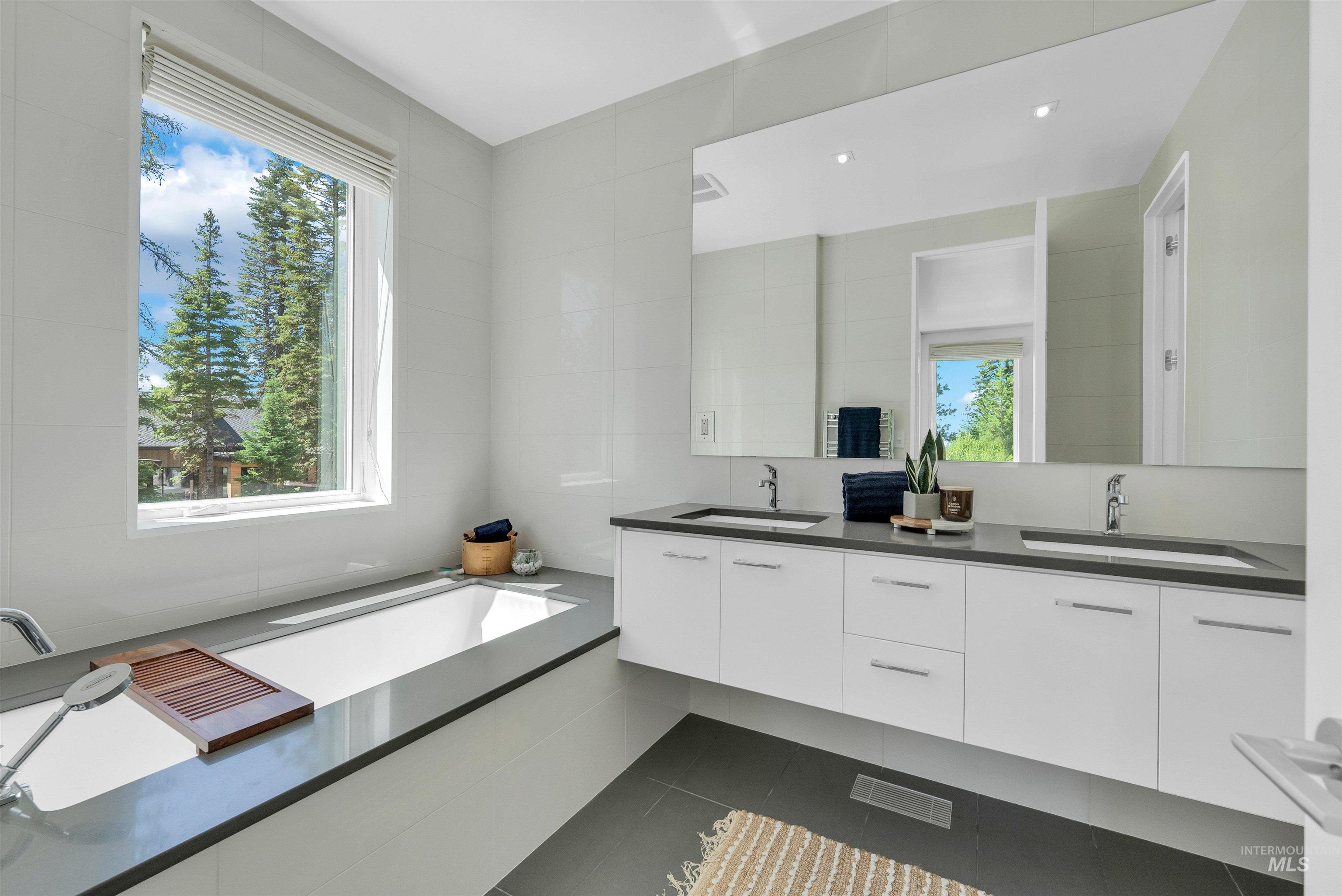 433 Sugarloaf Place