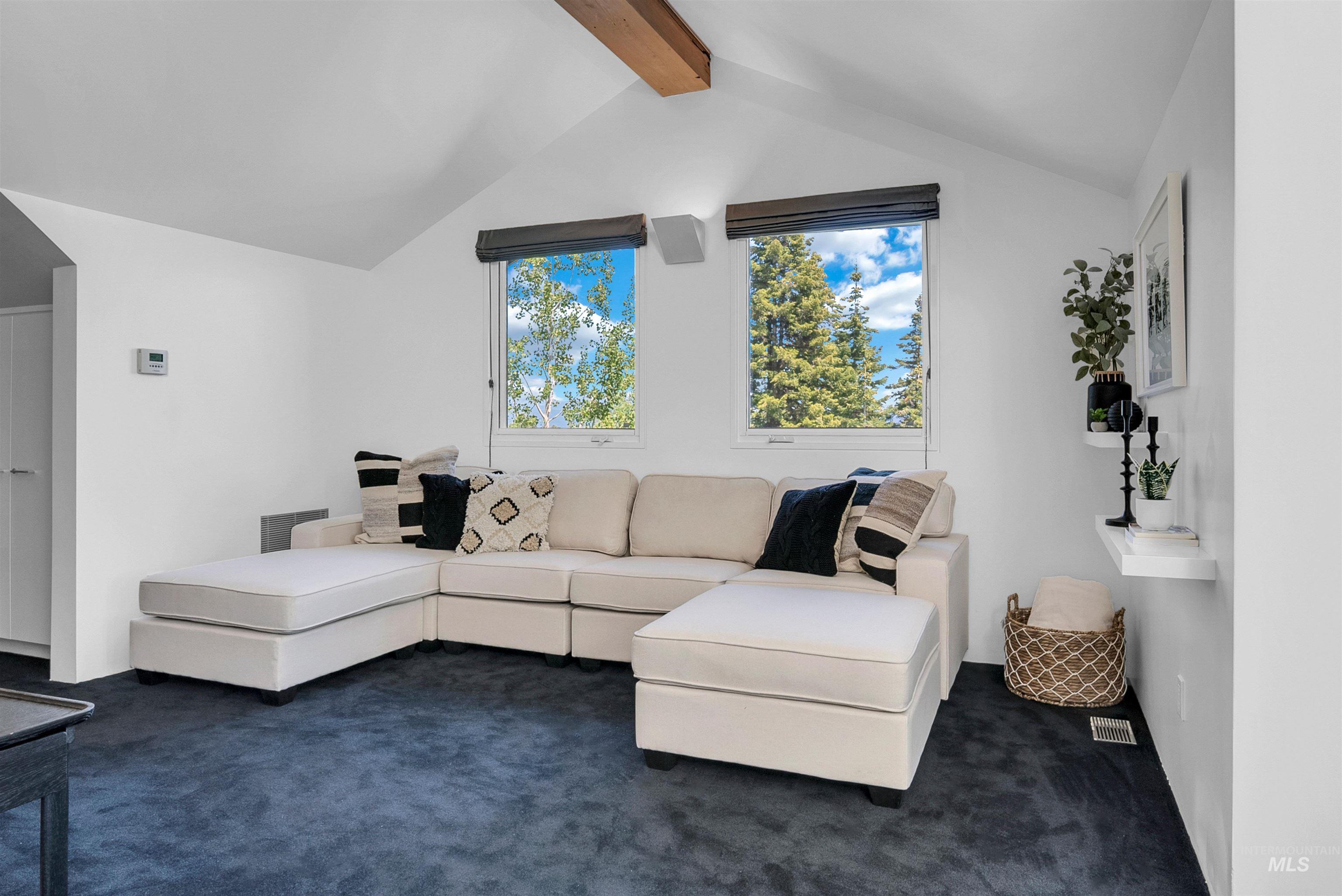 433 Sugarloaf Place