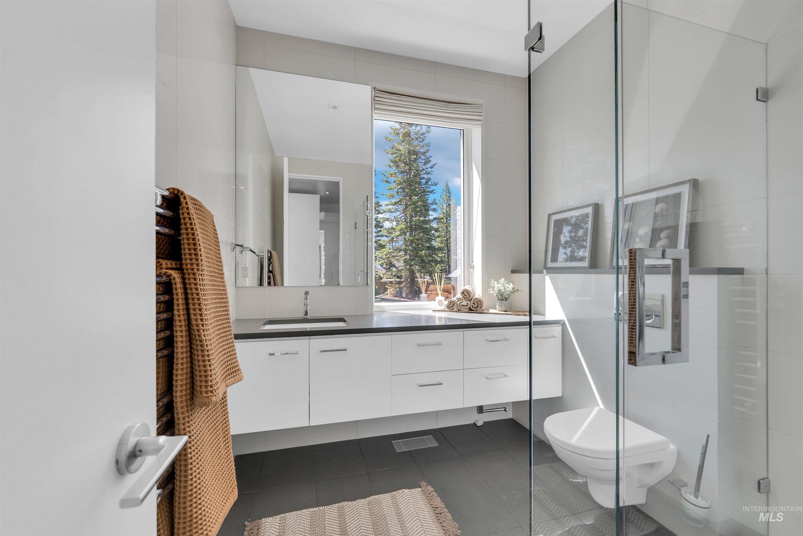 433 Sugarloaf Place