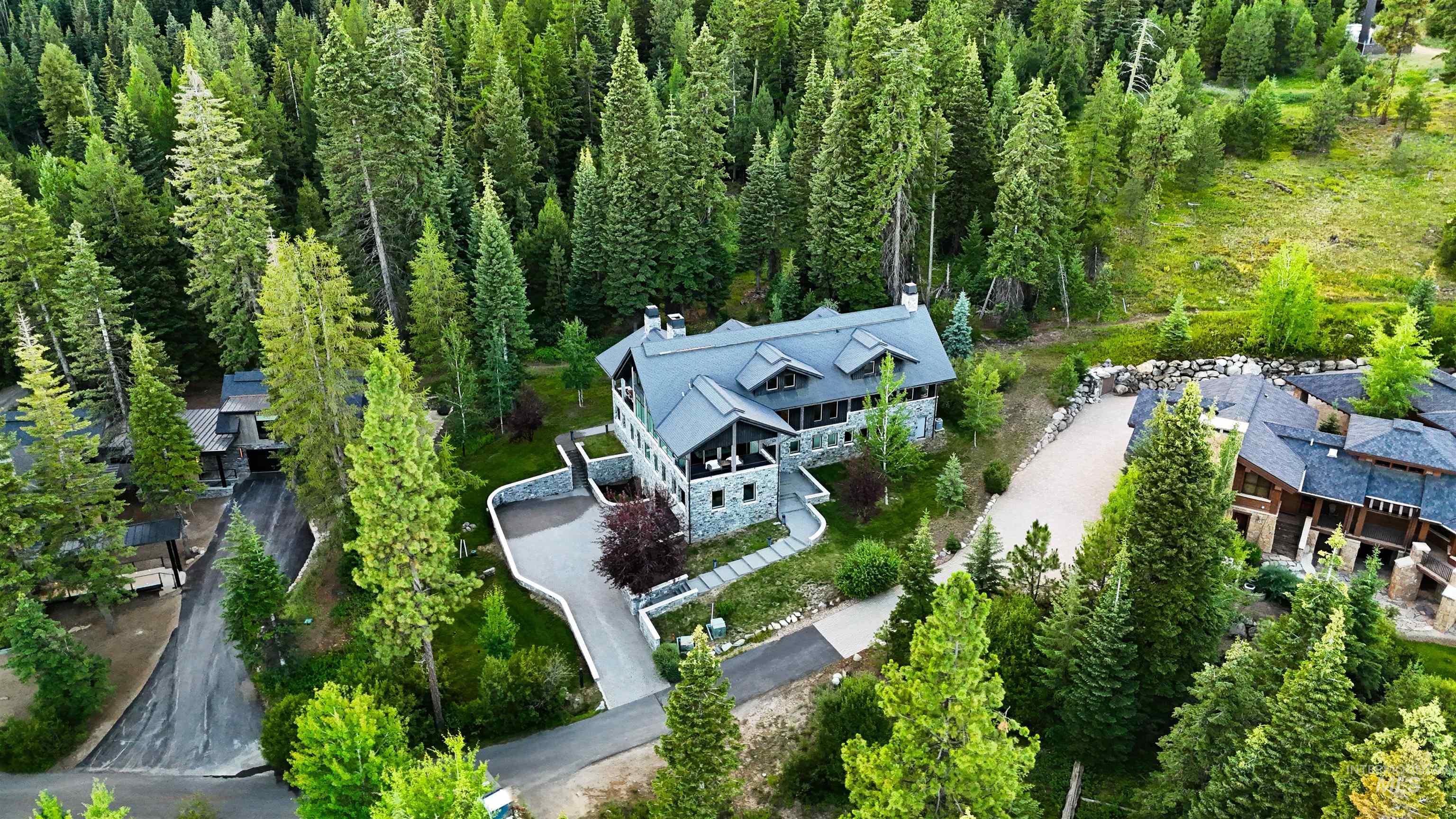 433 Sugarloaf Place